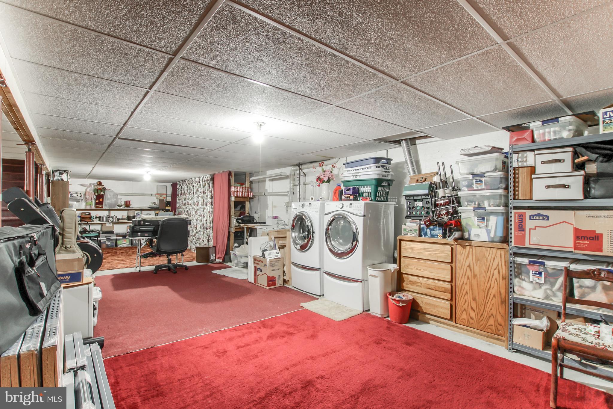 KNOLL MANOR - Residential