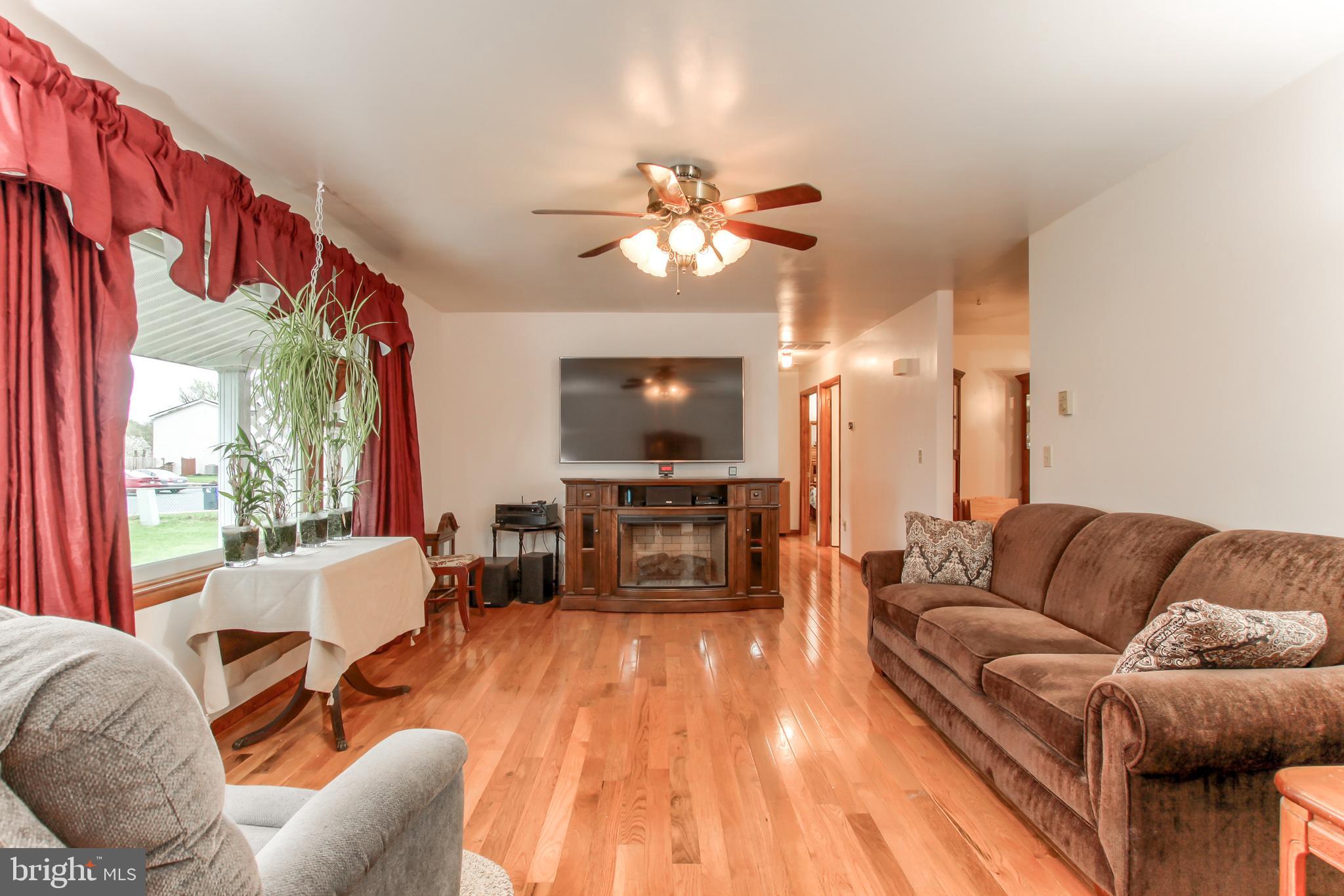 KNOLL MANOR - Residential