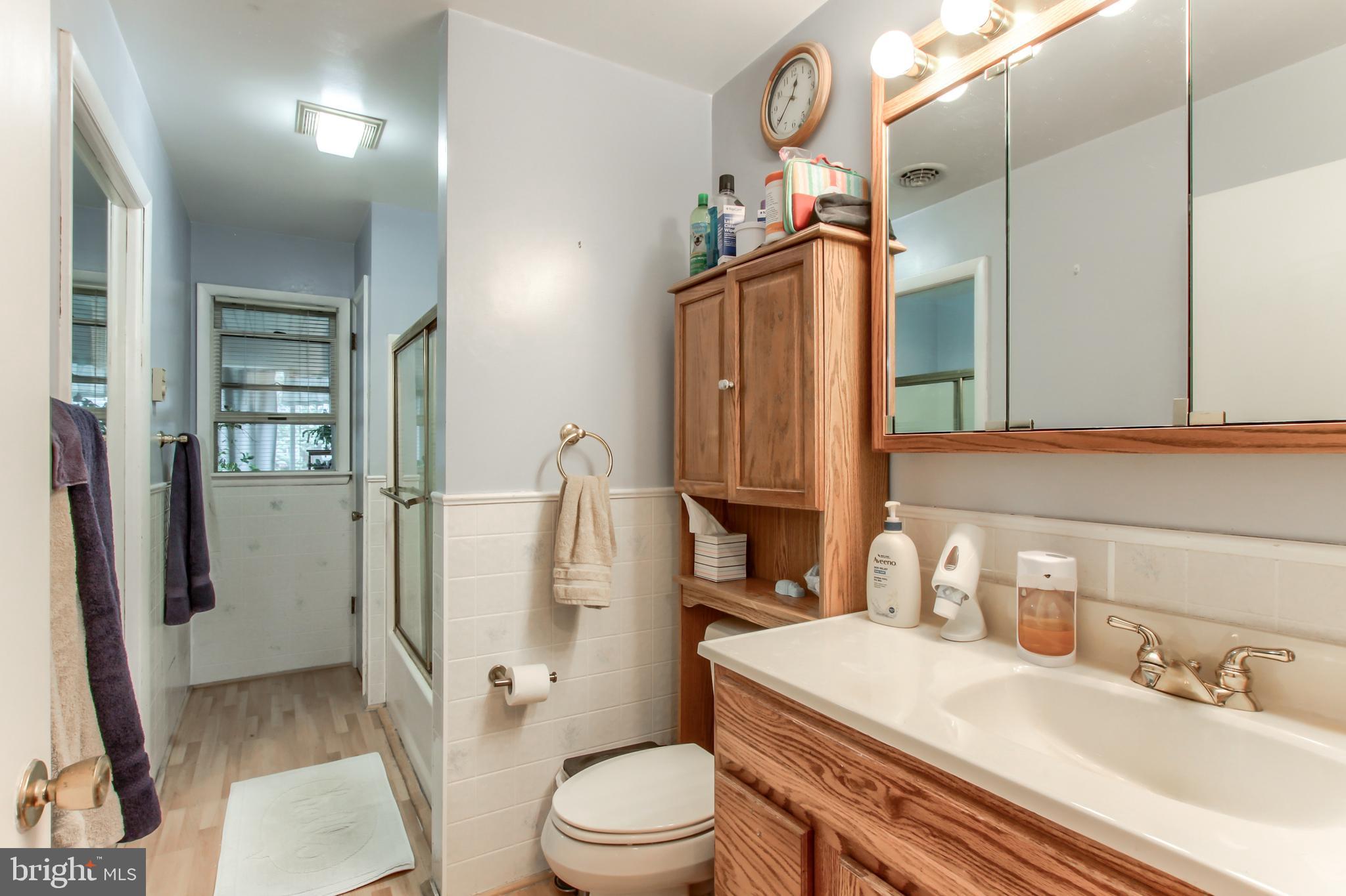 KNOLL MANOR - Residential