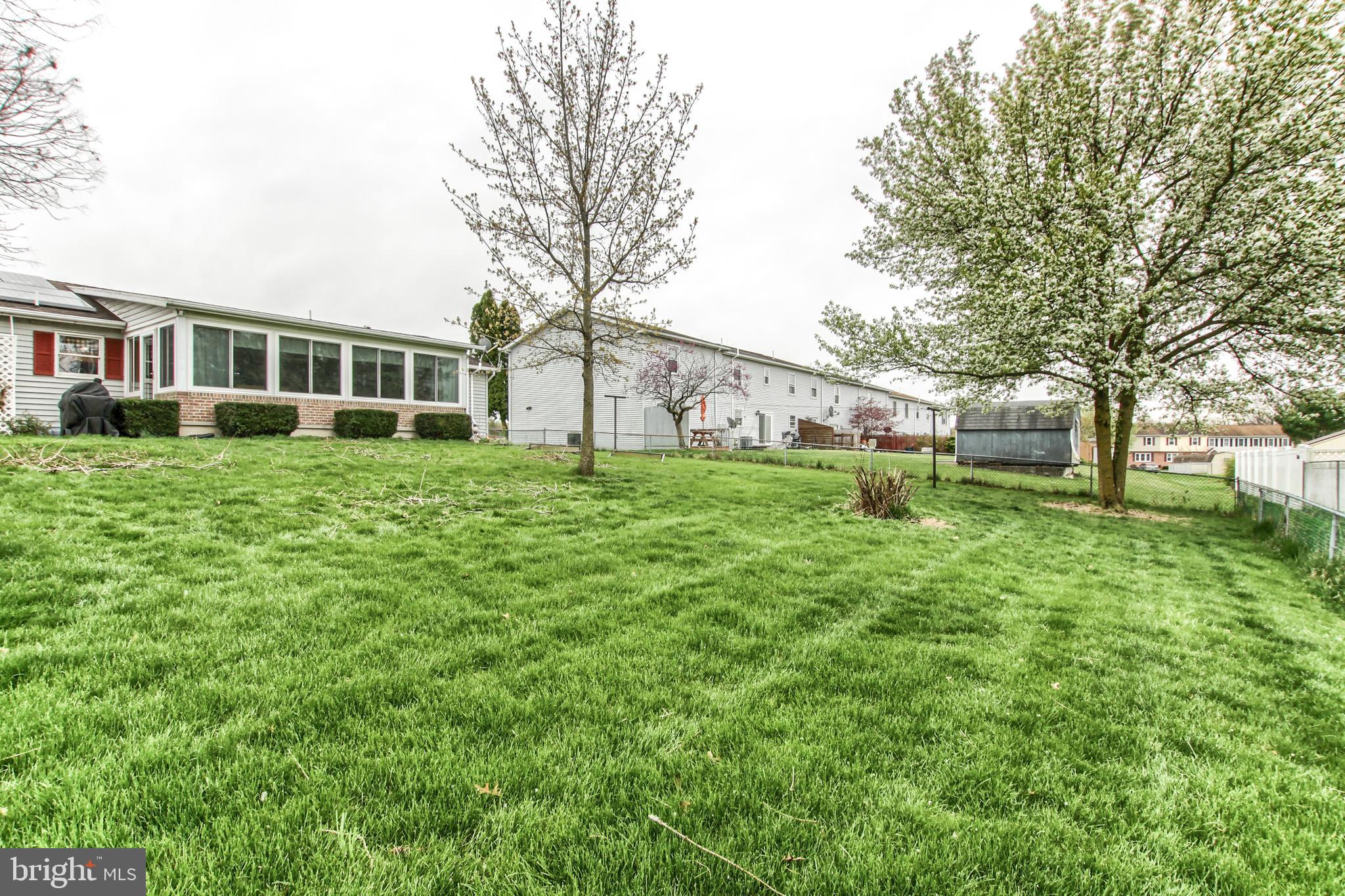 KNOLL MANOR - Residential