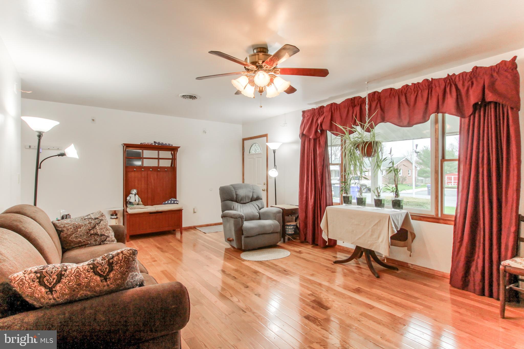 KNOLL MANOR - Residential