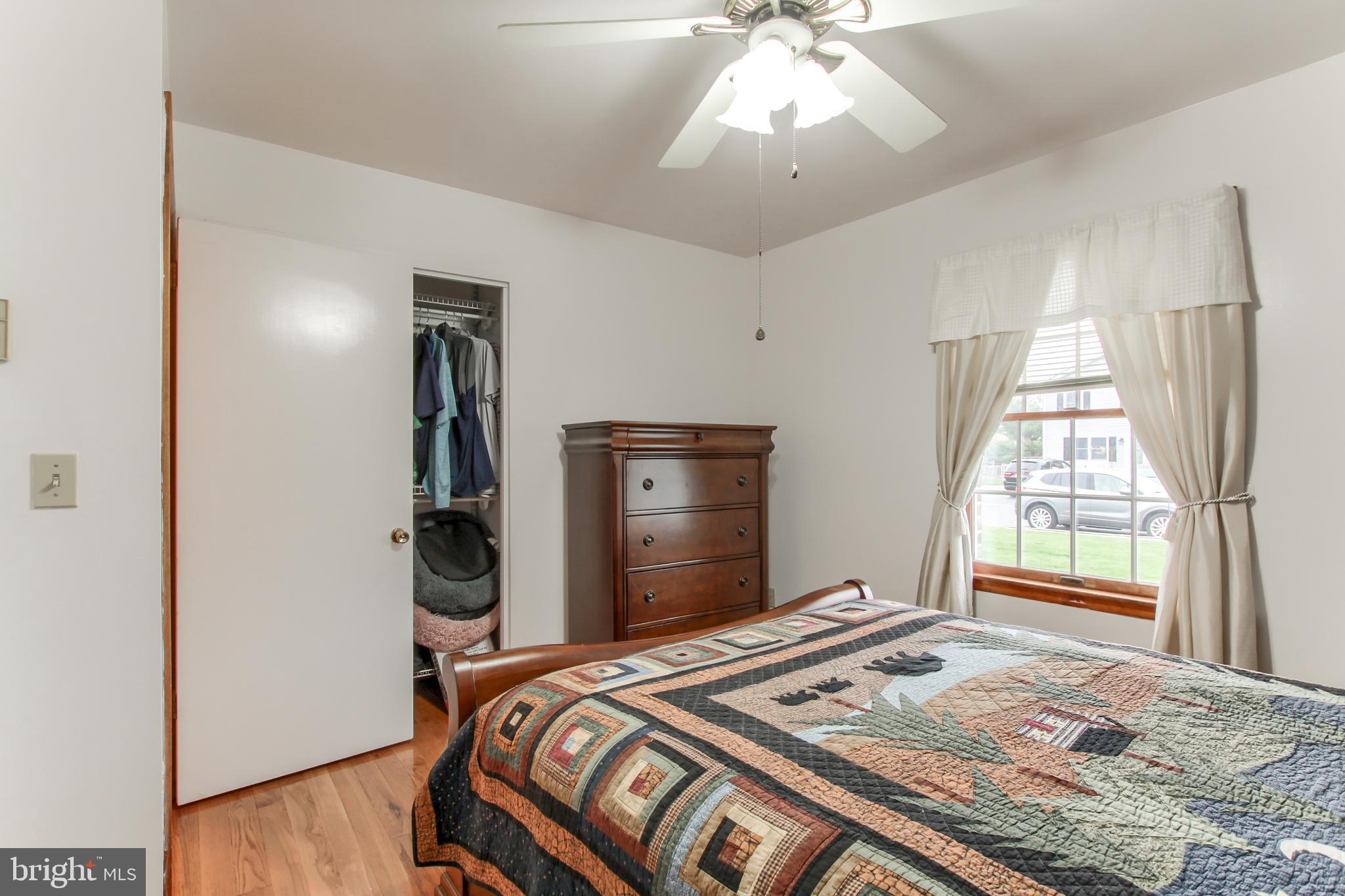 KNOLL MANOR - Residential