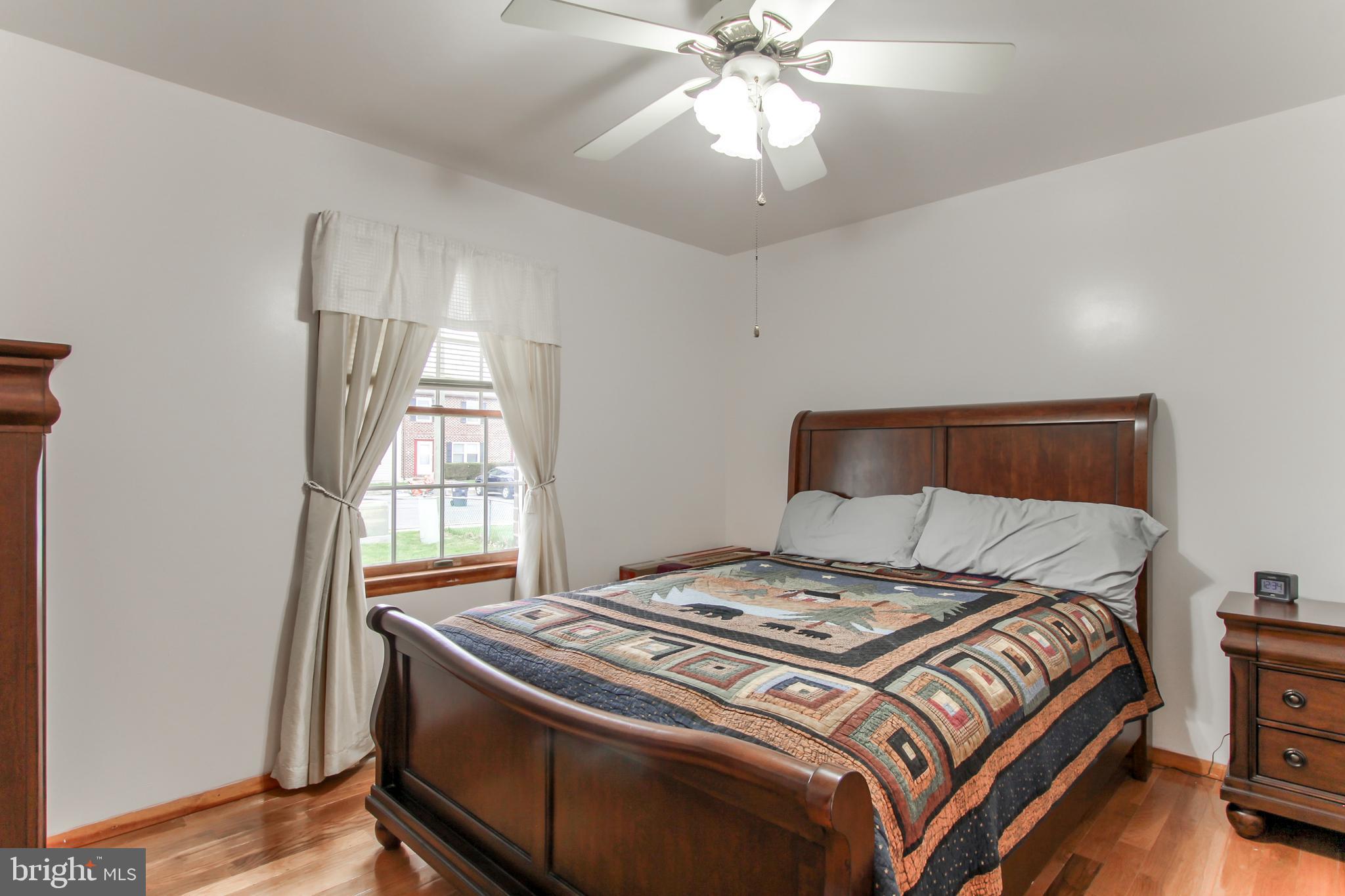 KNOLL MANOR - Residential