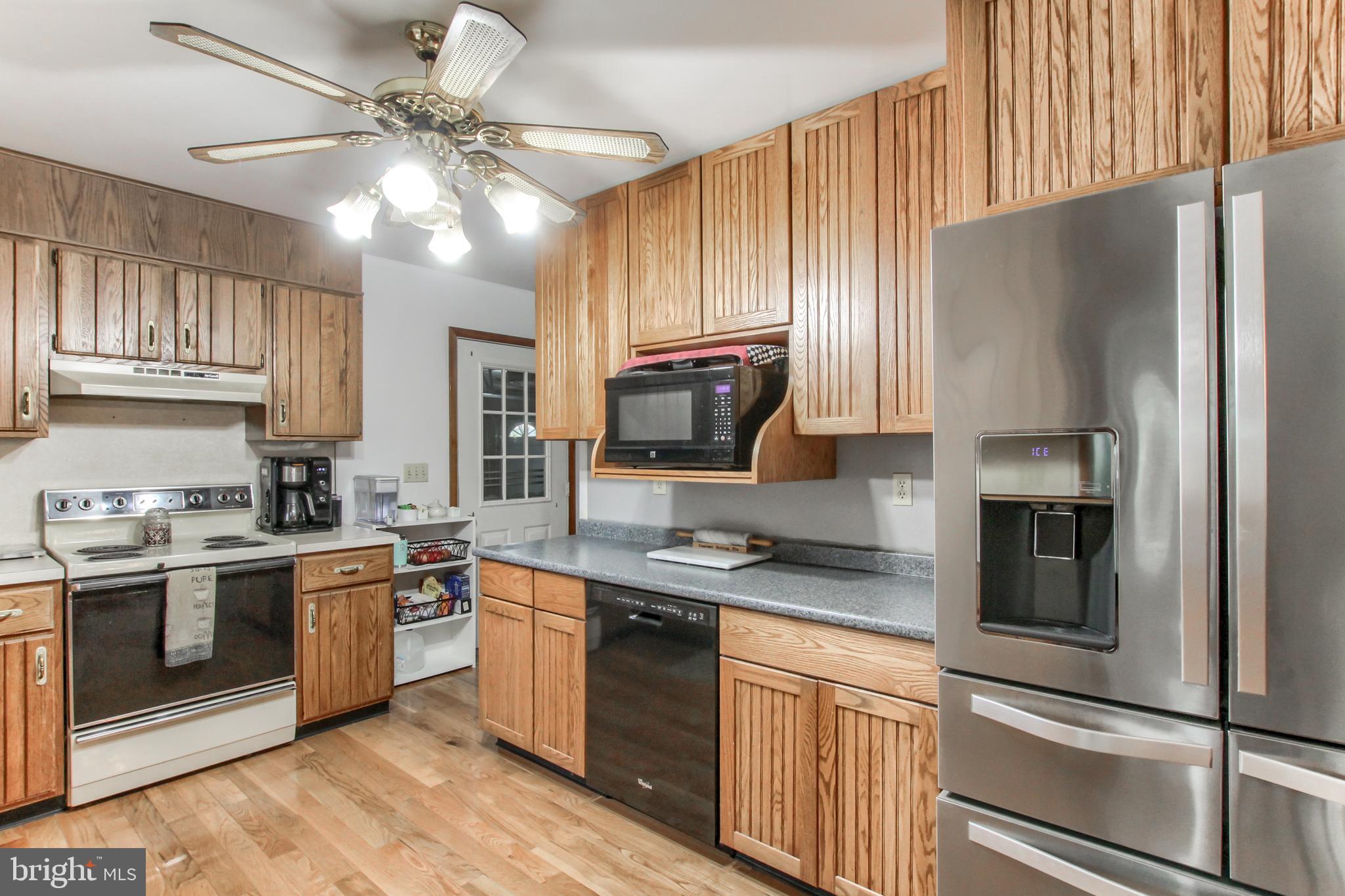 KNOLL MANOR - Residential