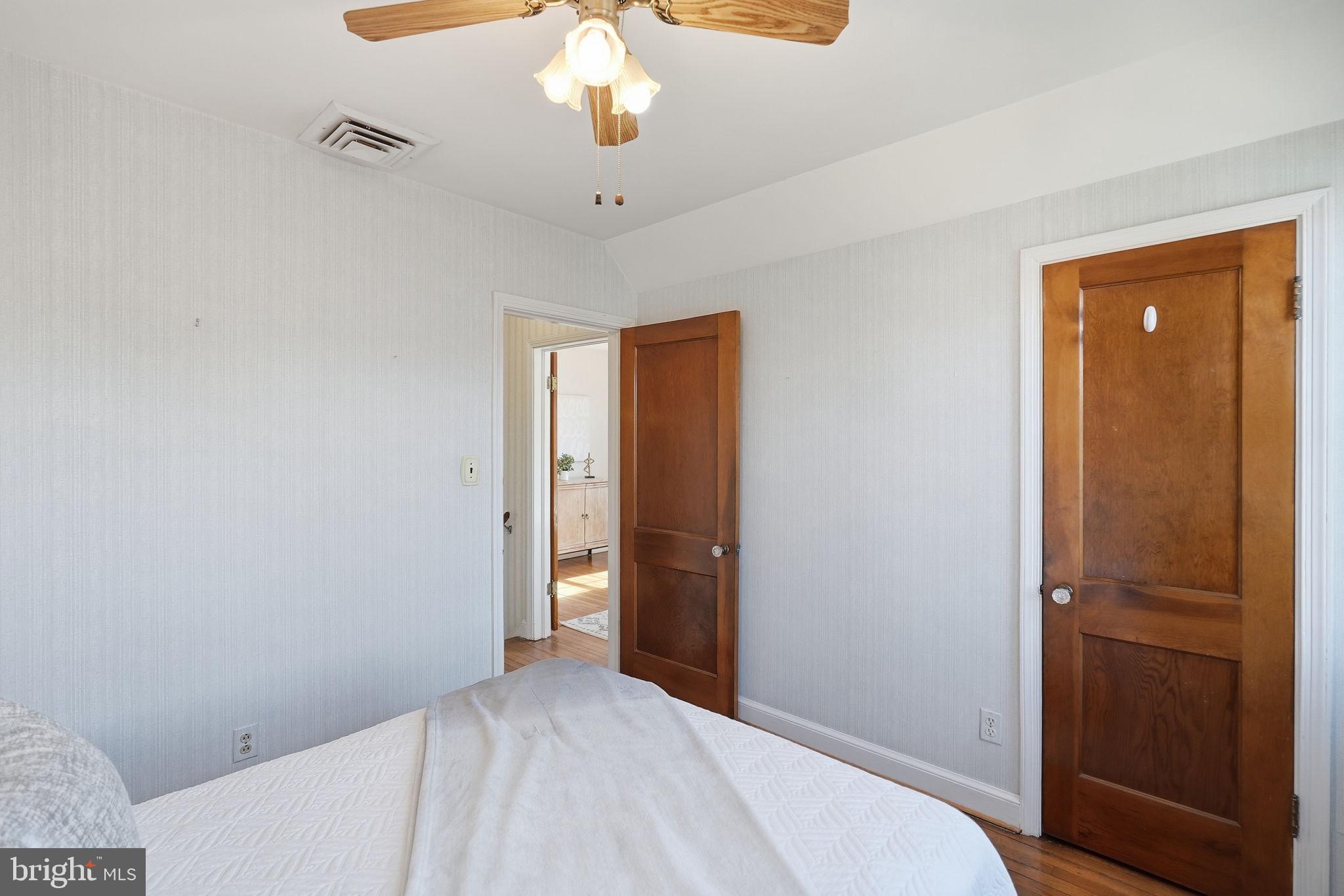 ADDISON HEIGHTS - Residential