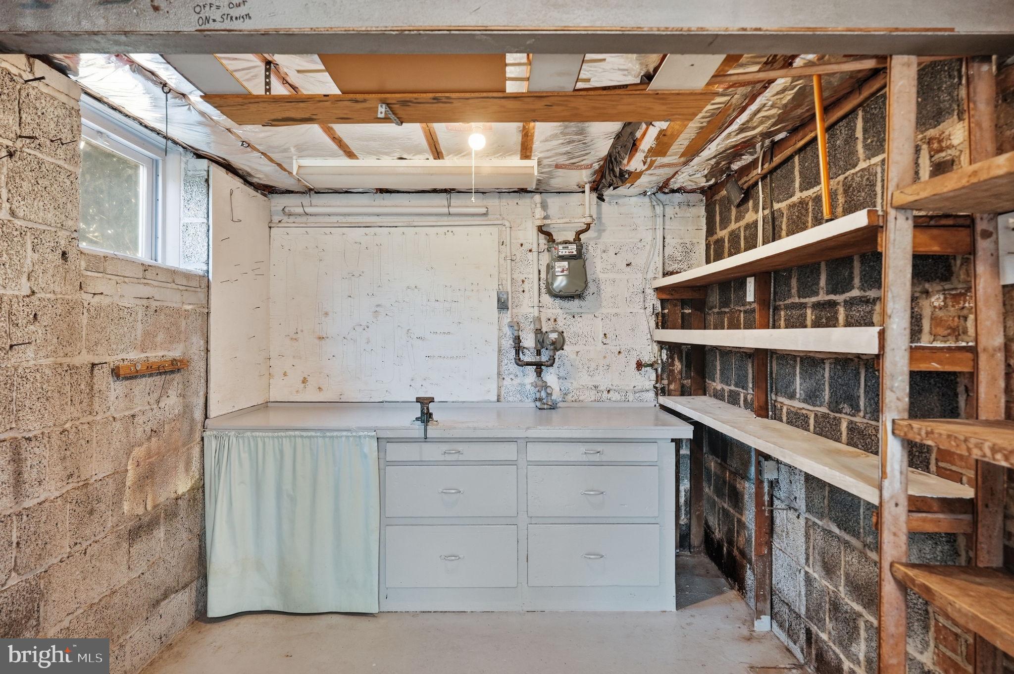 ADDISON HEIGHTS - Residential