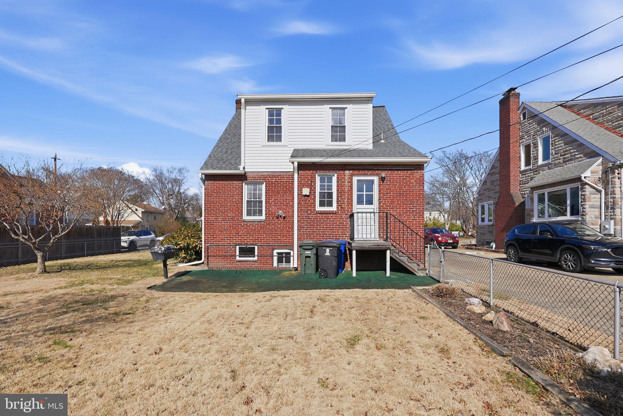 ADDISON HEIGHTS - Residential