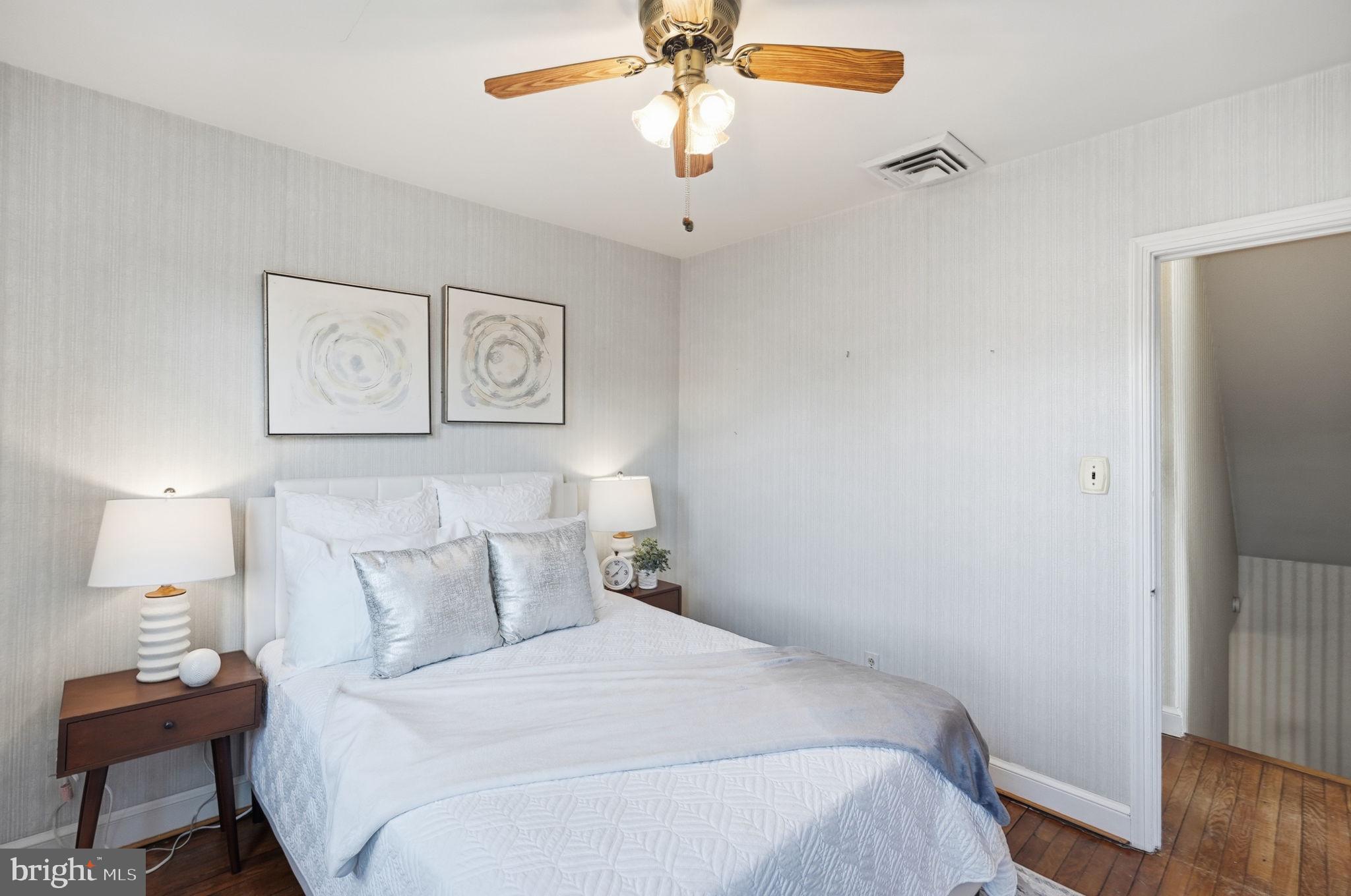 ADDISON HEIGHTS - Residential