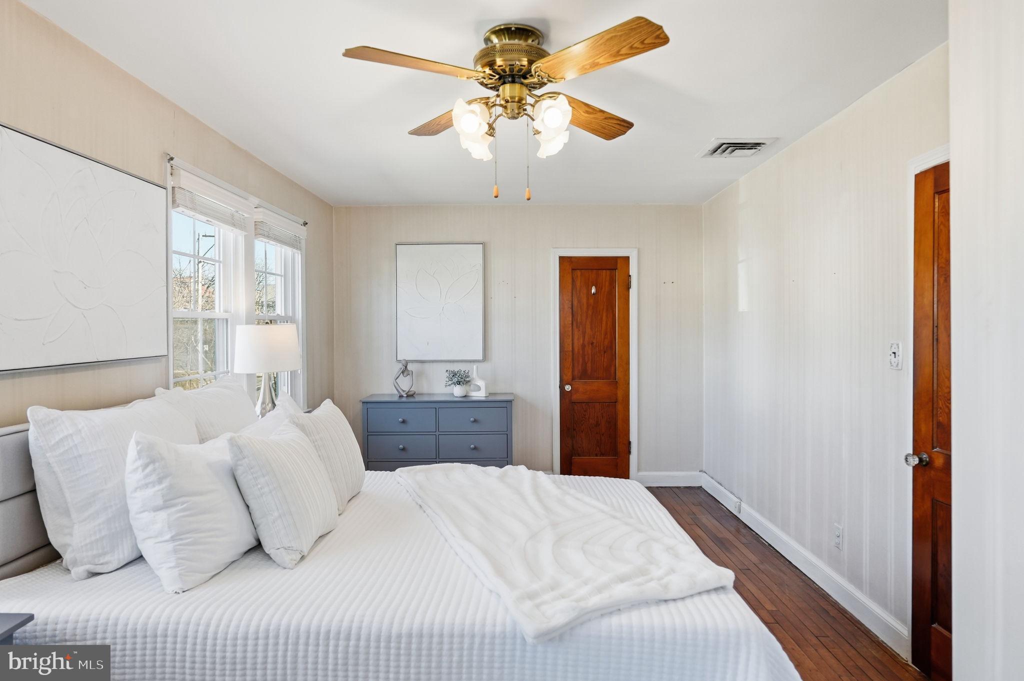 ADDISON HEIGHTS - Residential