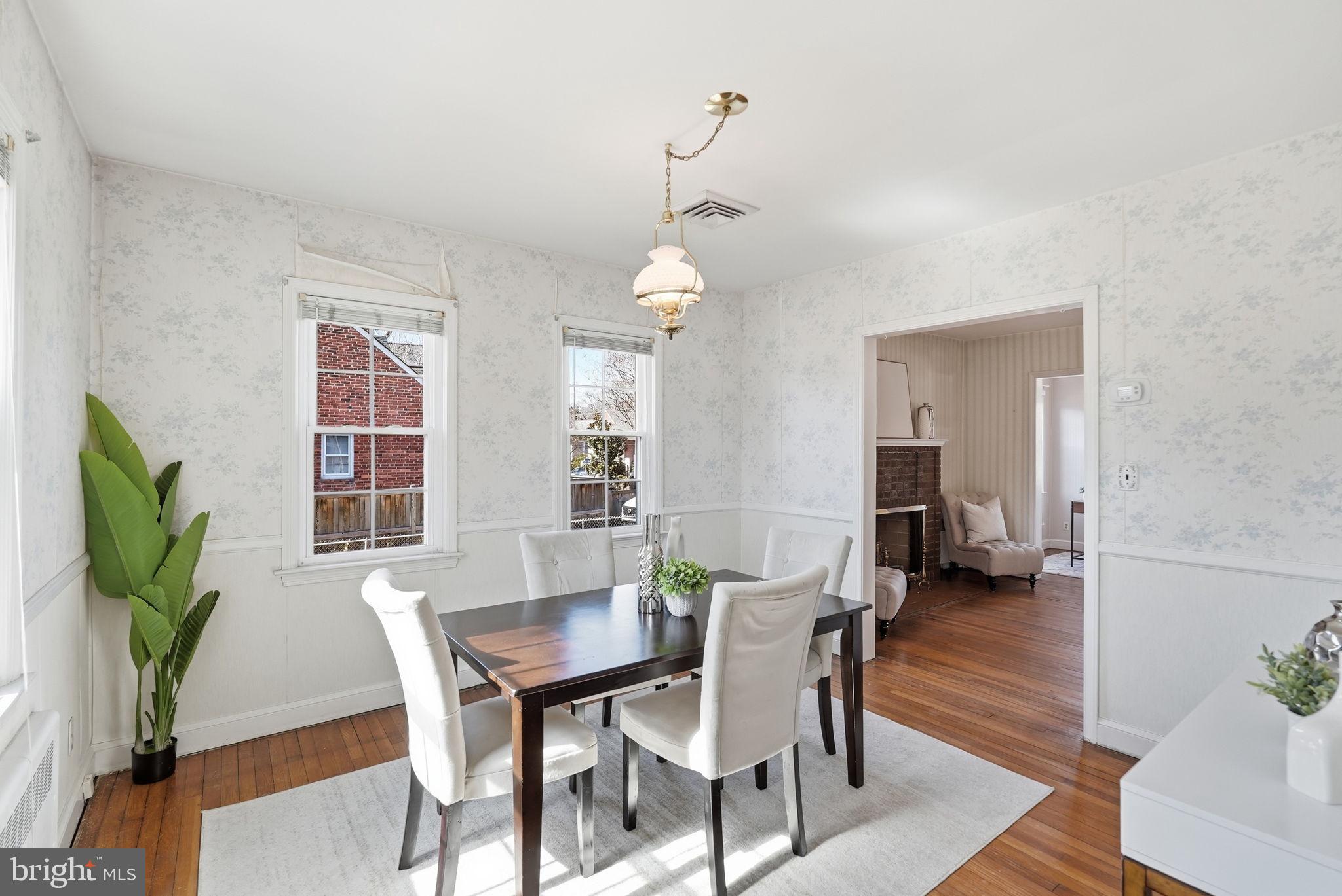 ADDISON HEIGHTS - Residential