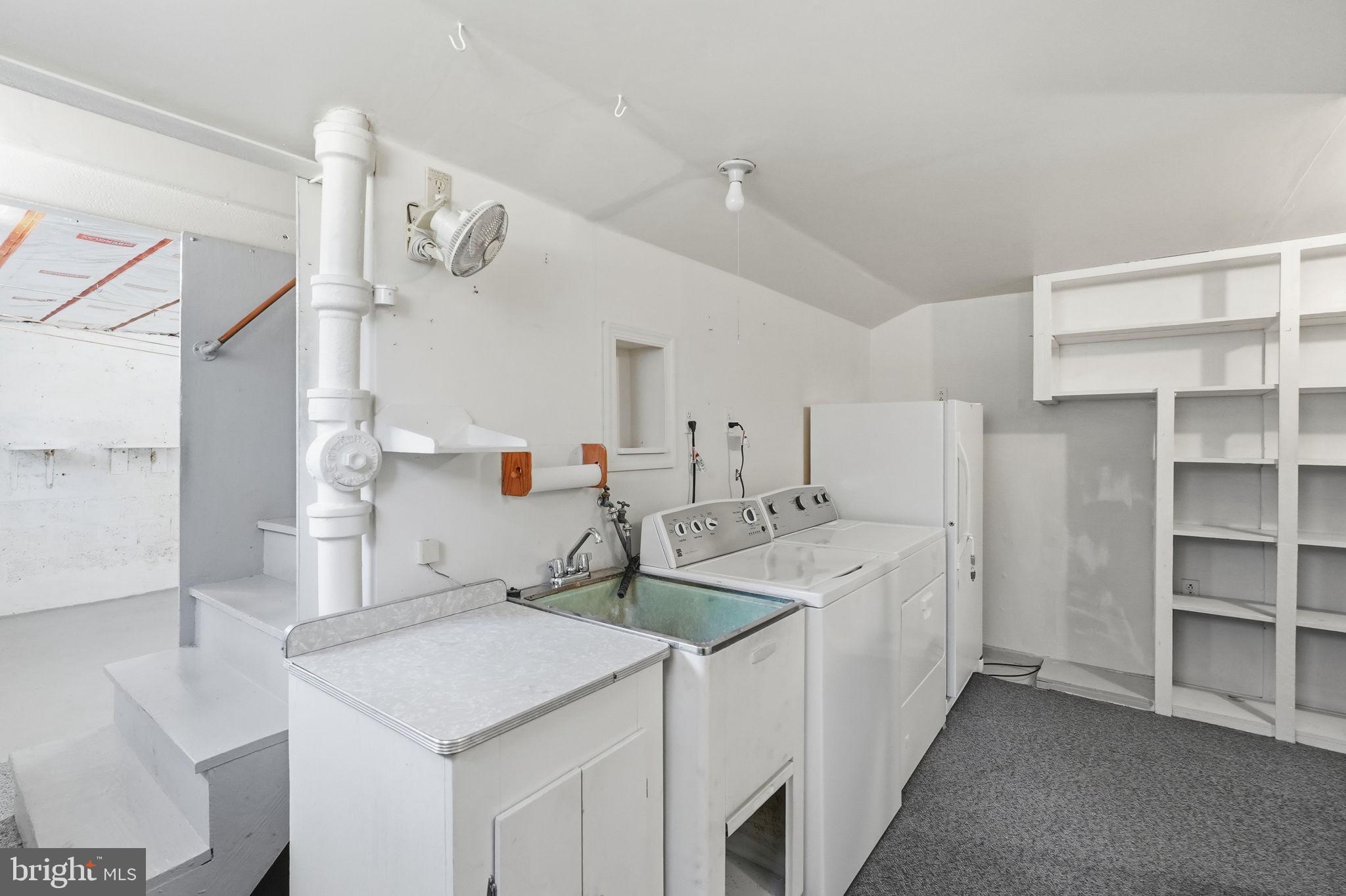 ADDISON HEIGHTS - Residential