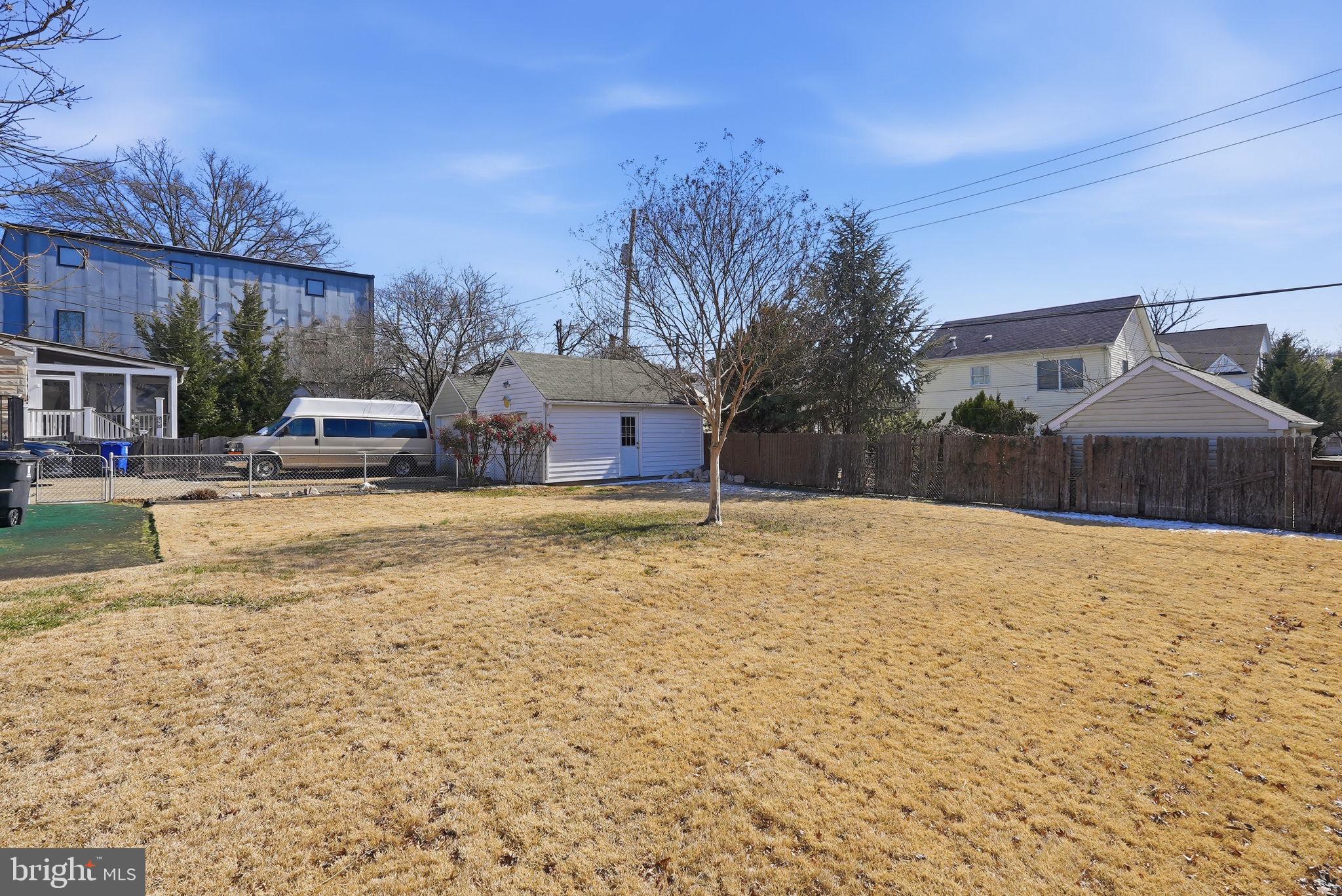 ADDISON HEIGHTS - Residential