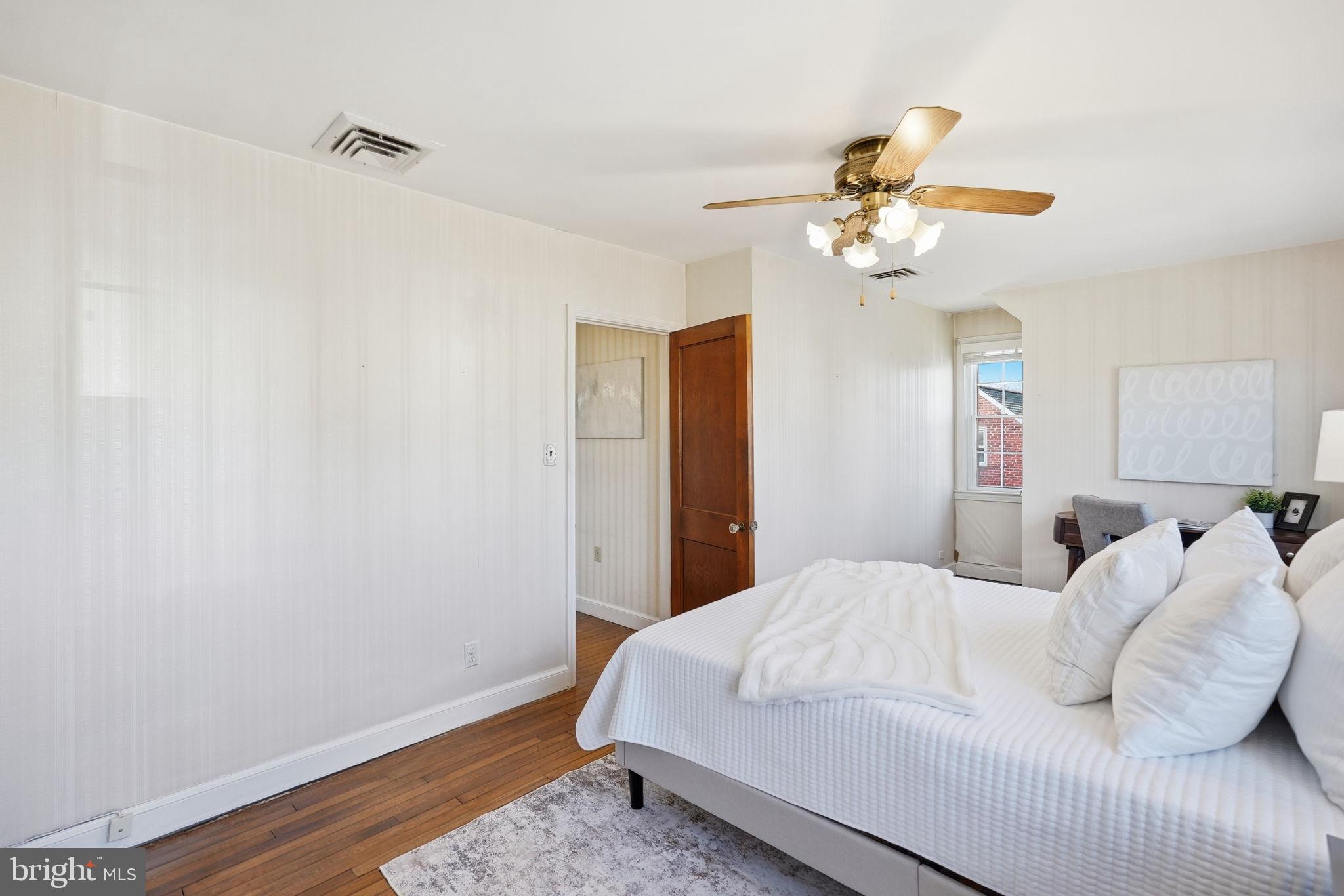 ADDISON HEIGHTS - Residential