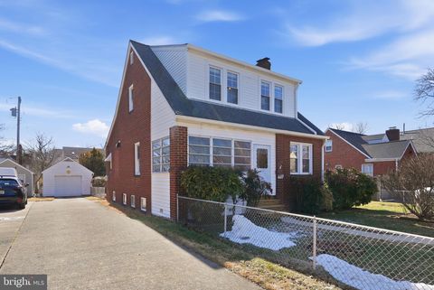 Homes For Sale - 910 20th Street<br/> ARLINGTON, VA 22202