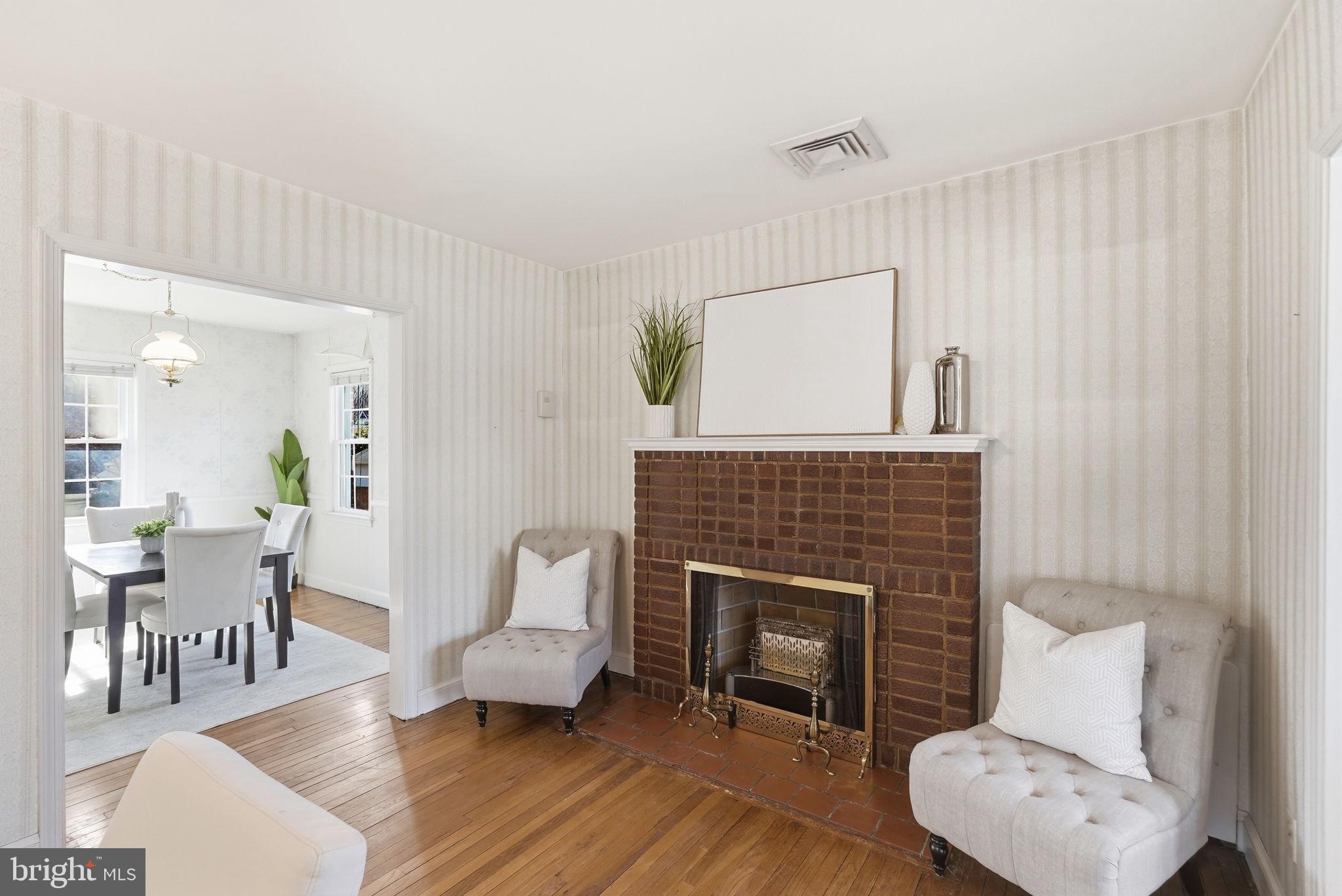 ADDISON HEIGHTS - Residential