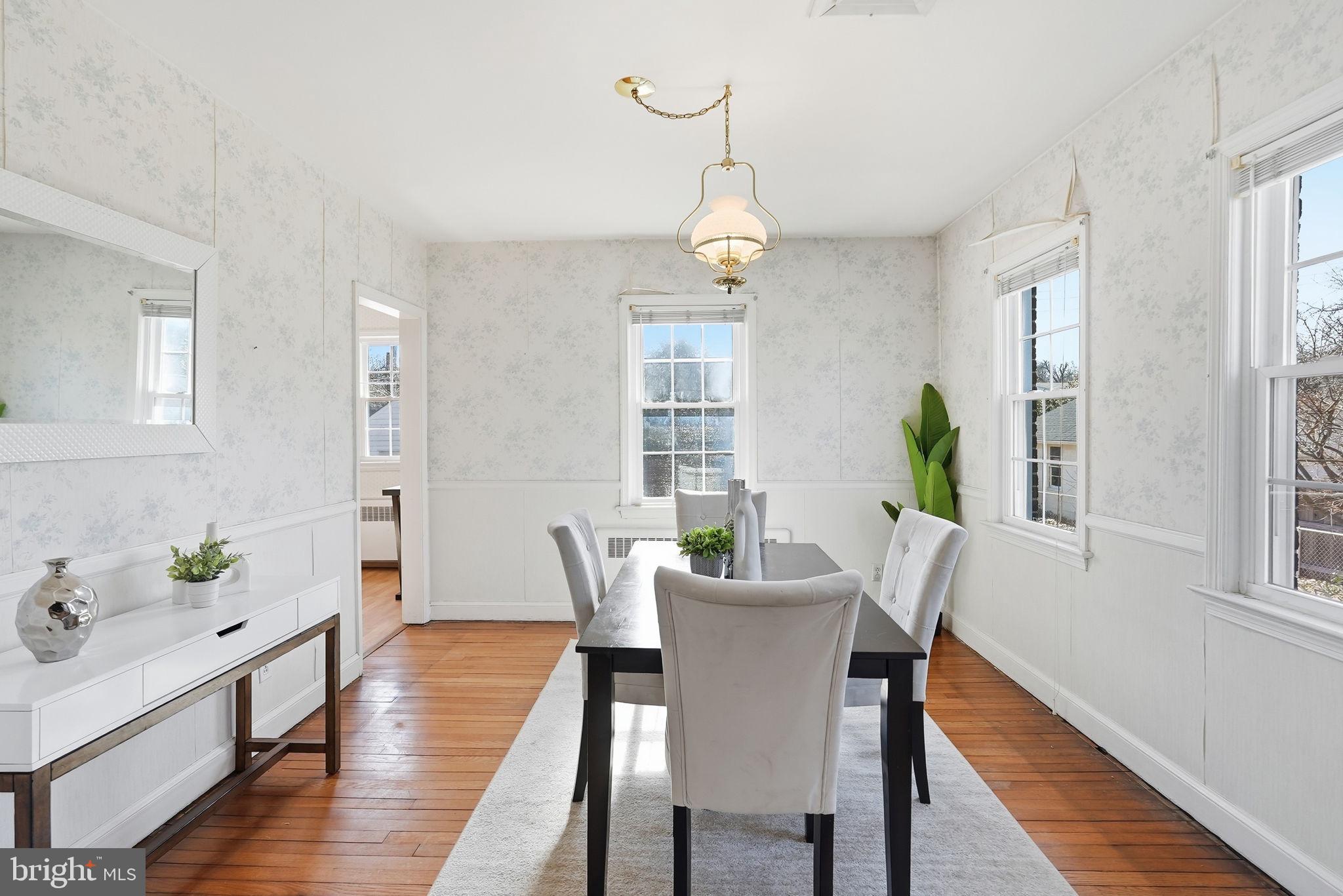 ADDISON HEIGHTS - Residential