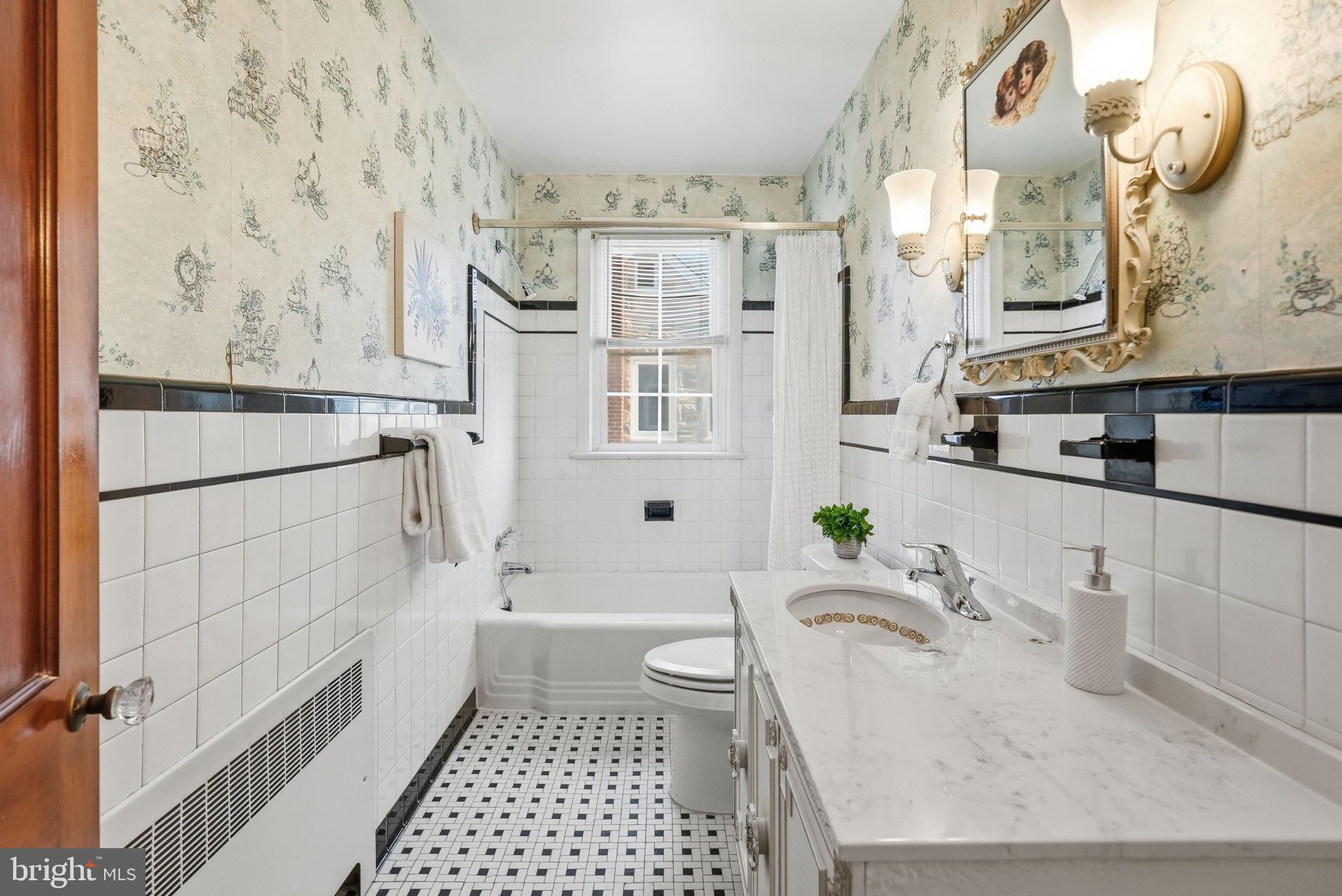 ADDISON HEIGHTS - Residential