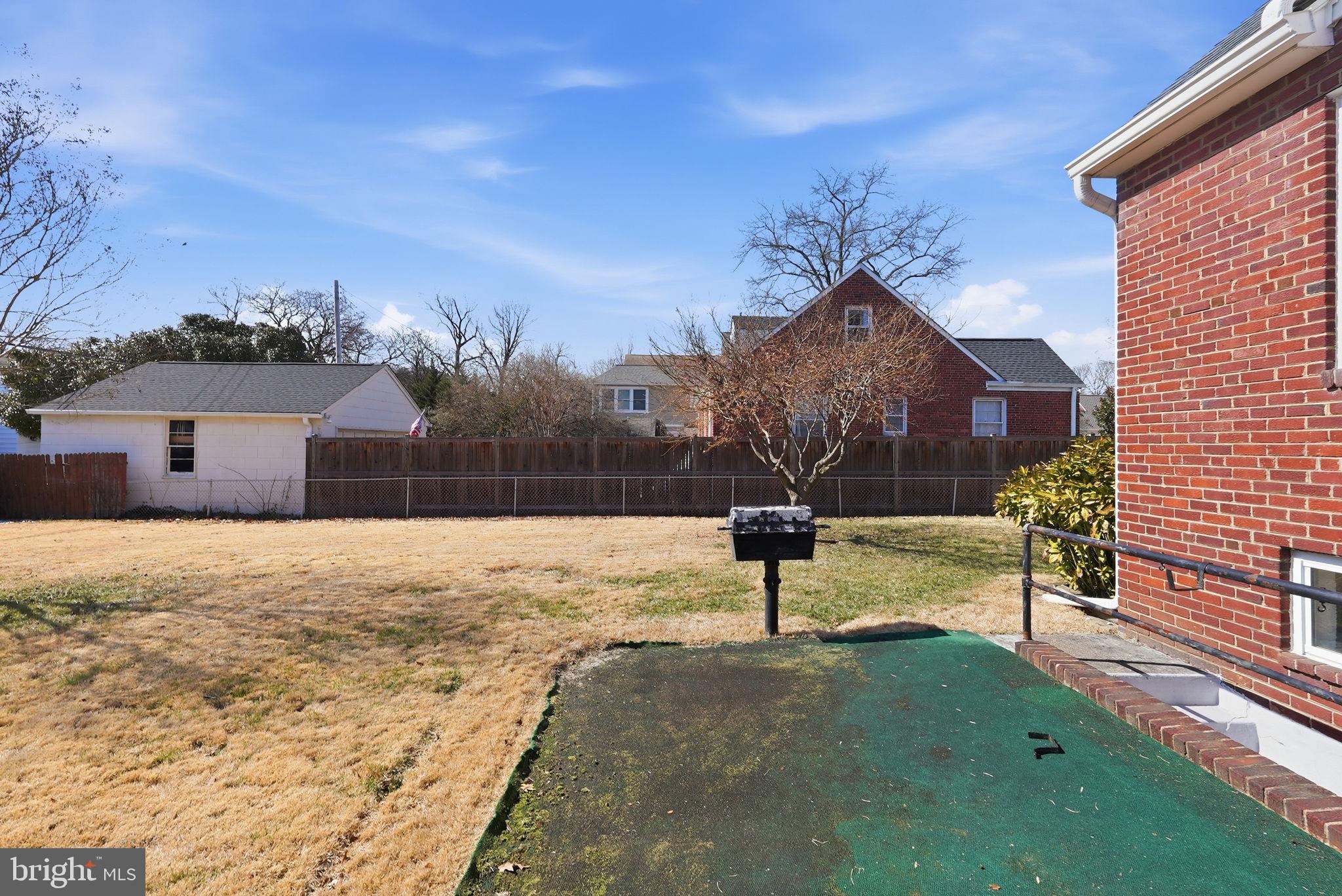 ADDISON HEIGHTS - Residential