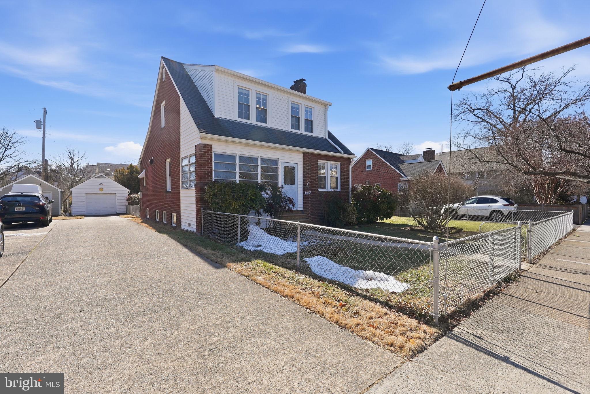 ADDISON HEIGHTS - Residential