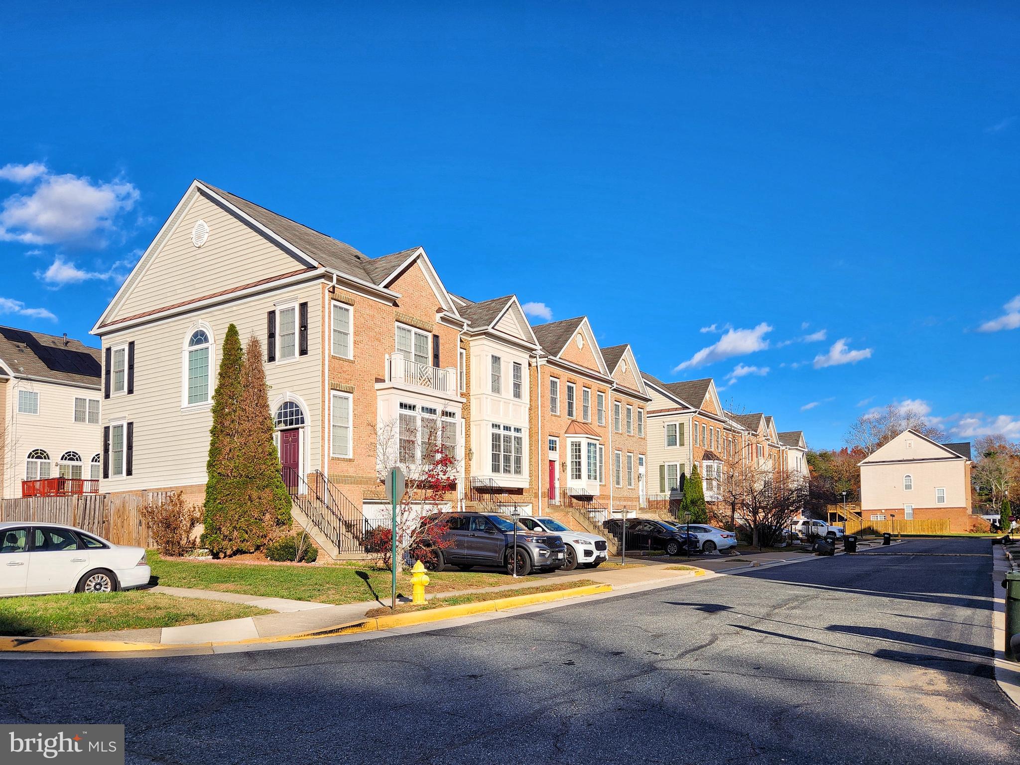 4330 GOLDEN GATE WAY