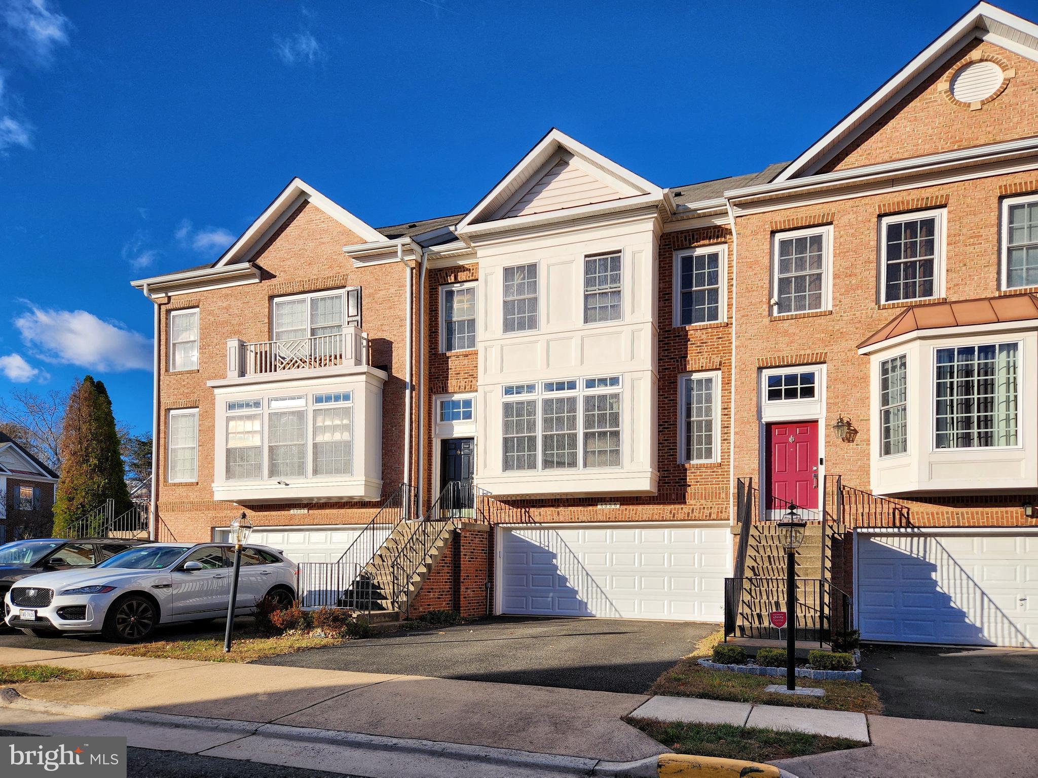 4330 GOLDEN GATE WAY