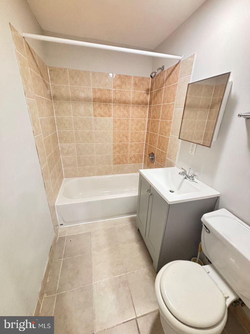 MARYLAND PLACE - Residential Lease