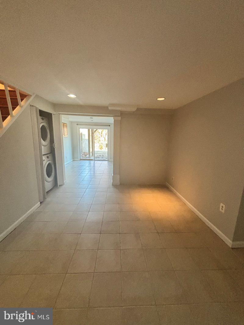 MARYLAND PLACE - Residential Lease