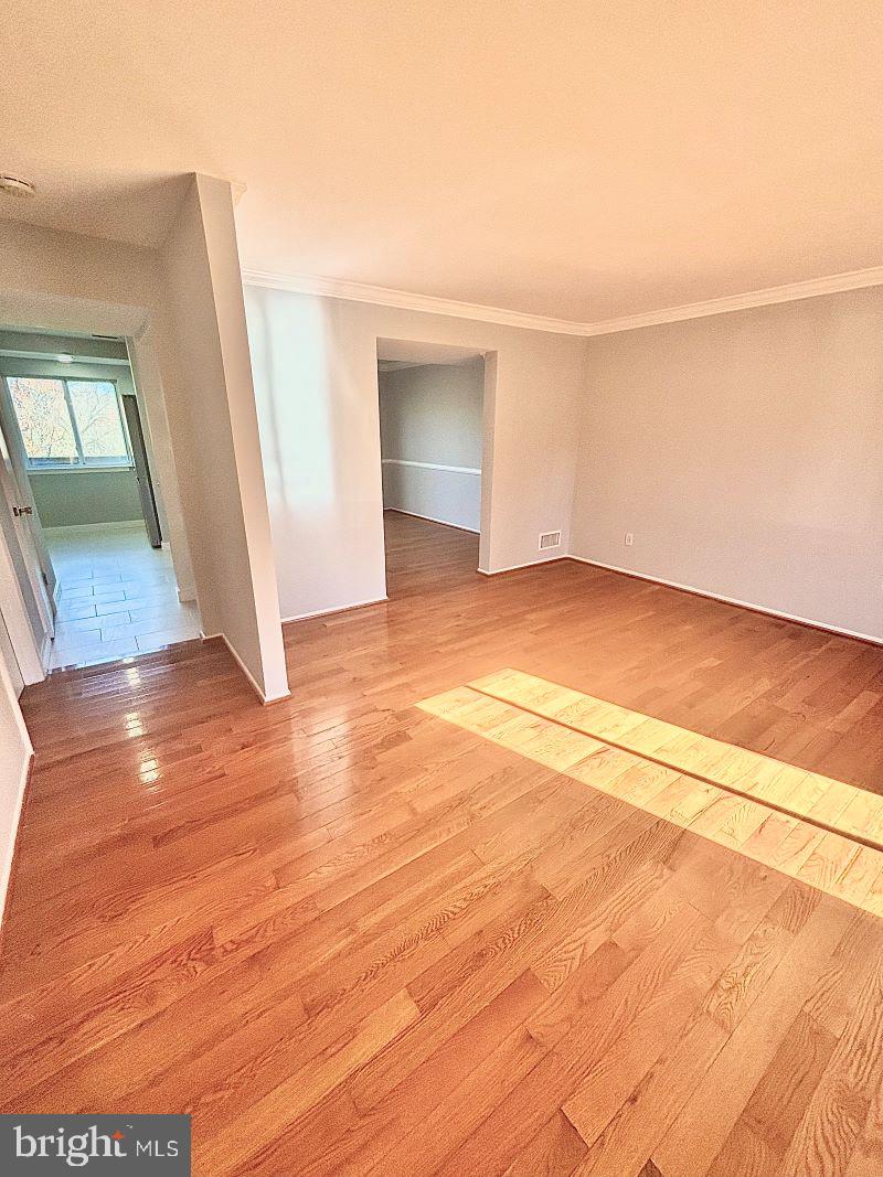 MARYLAND PLACE - Residential Lease