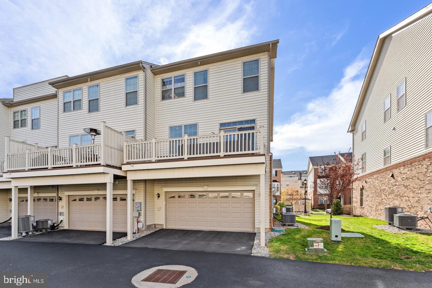 22472 CAMBRIDGEPORT SQUARE
