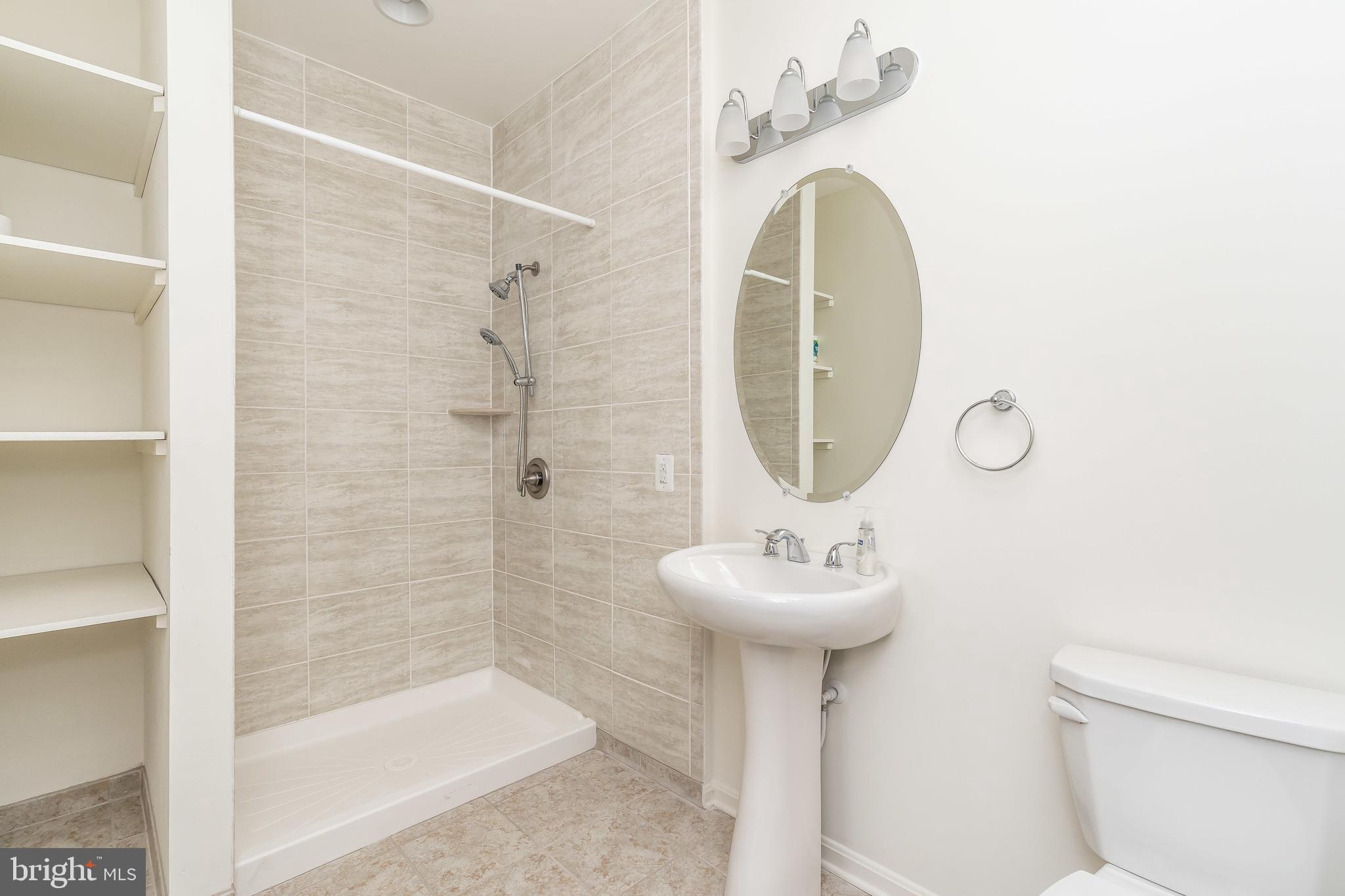 TANYARD COVE NORTH - Residential Lease