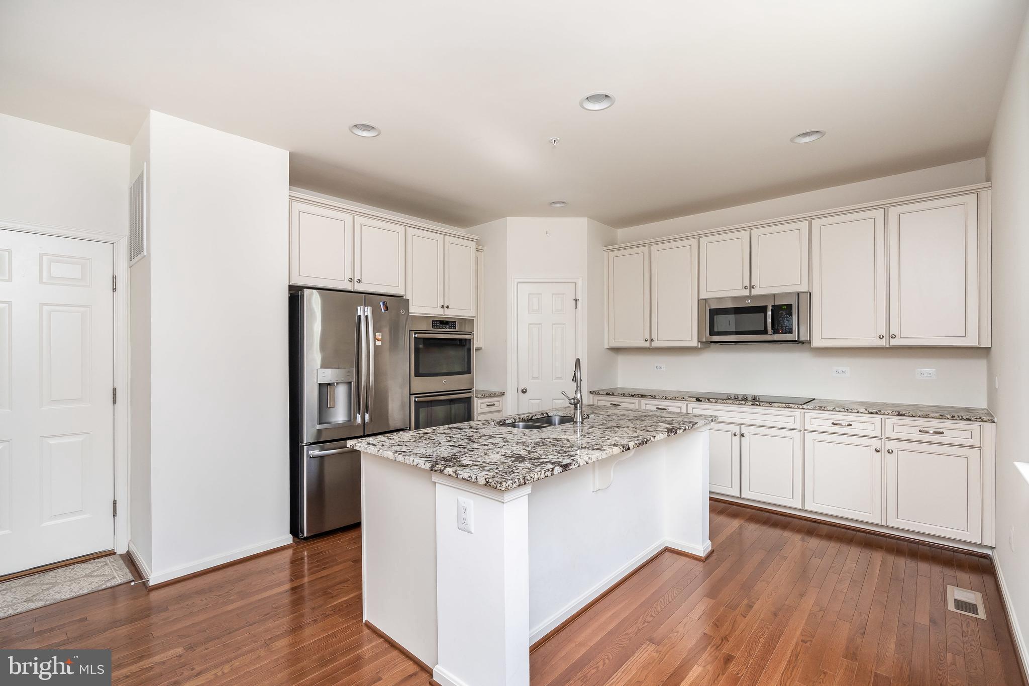 TANYARD COVE NORTH - Residential Lease