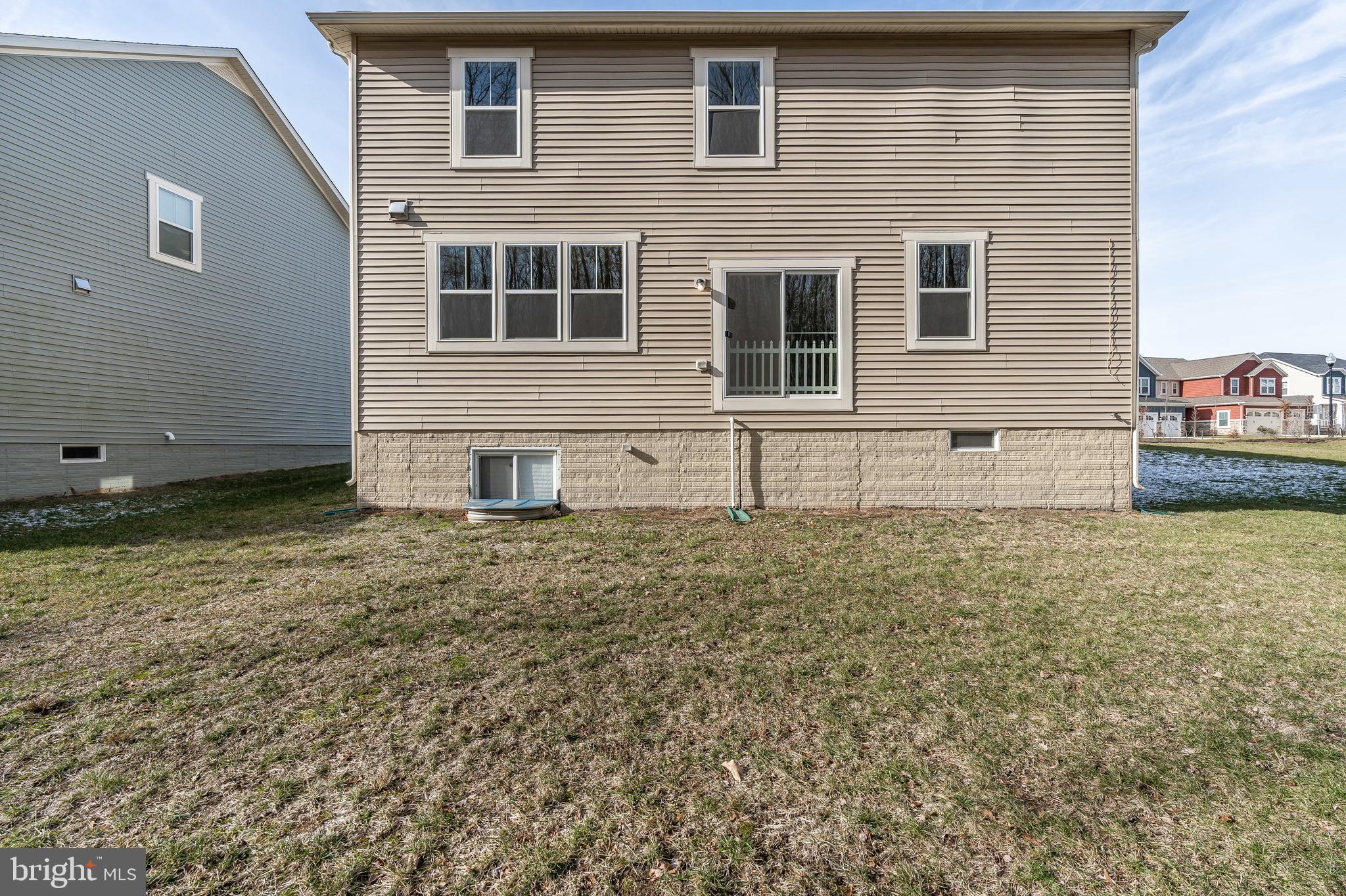 TANYARD COVE NORTH - Residential Lease