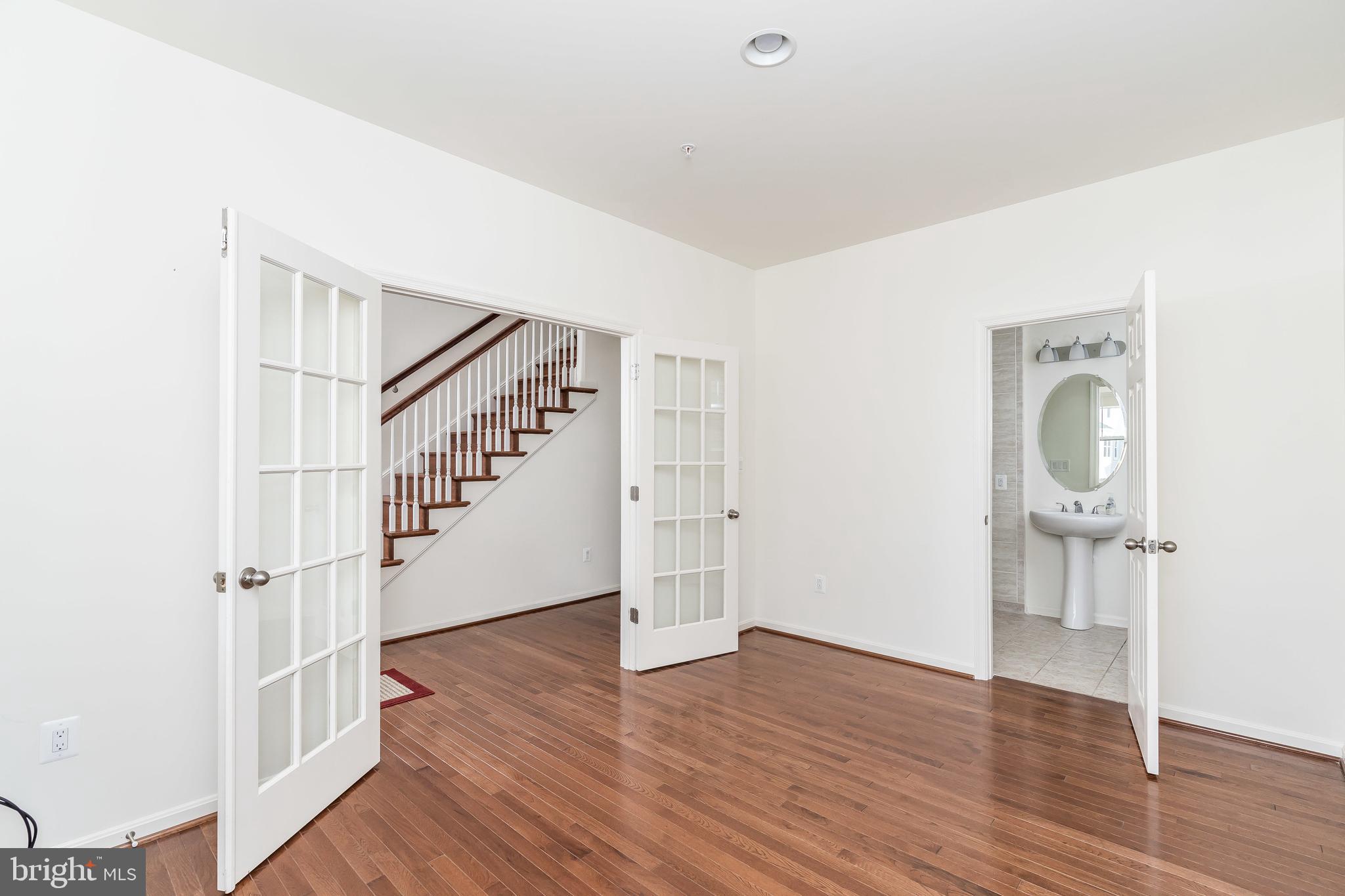 TANYARD COVE NORTH - Residential Lease