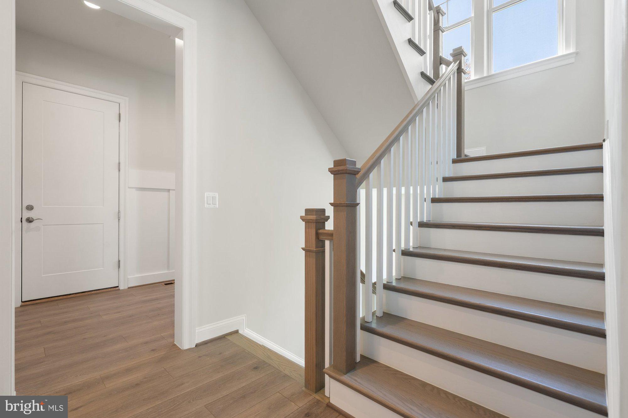 VIENNA WOODS - Residential