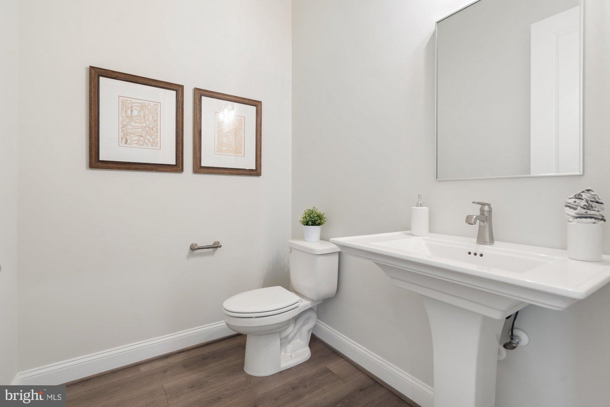 VIENNA WOODS - Residential