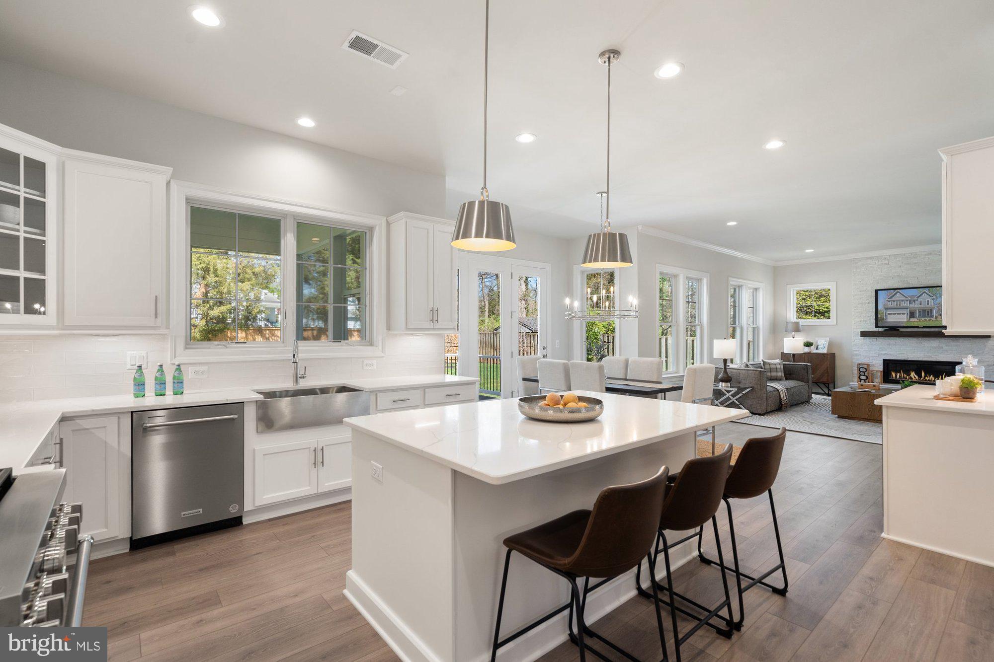 VIENNA WOODS - Residential