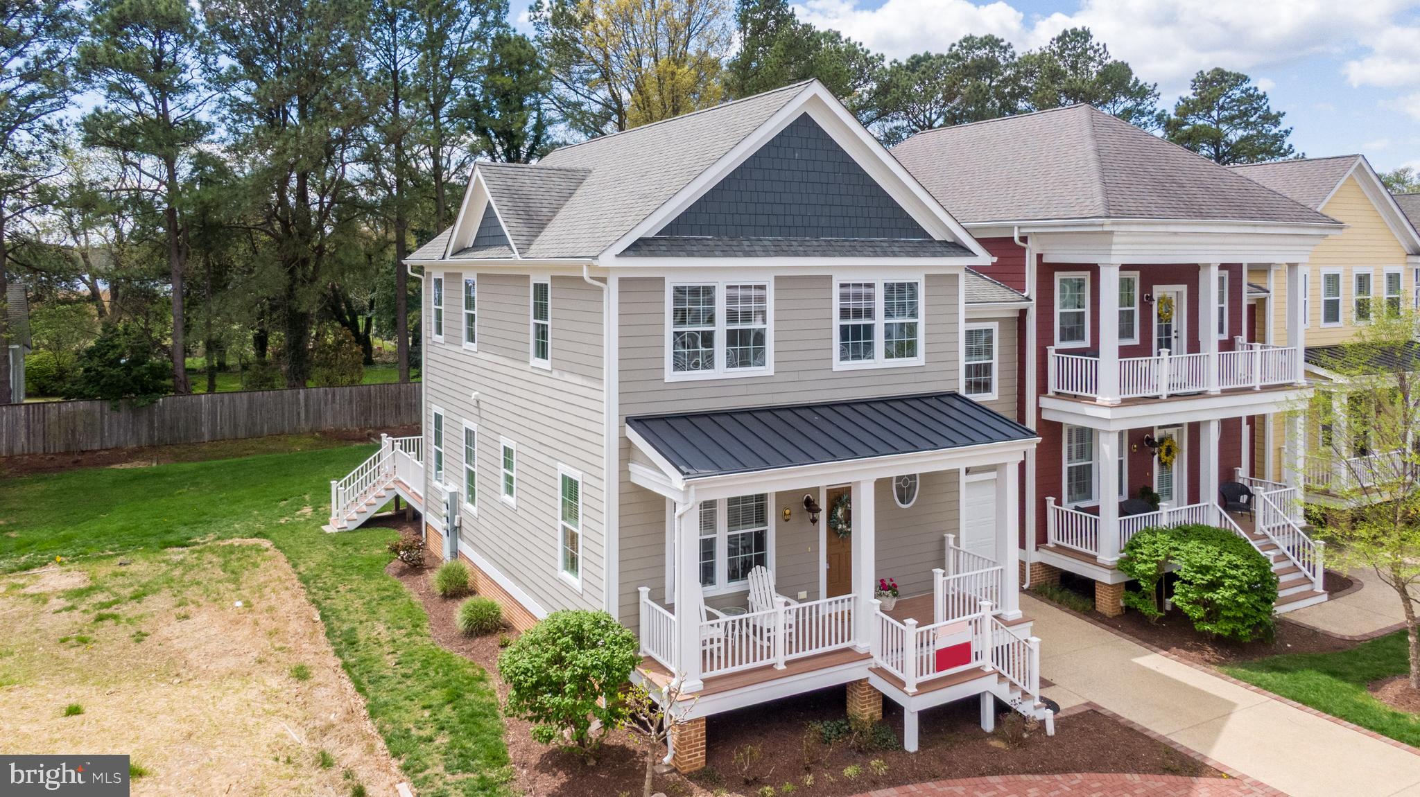 100 LITTLE HARBOR WAY