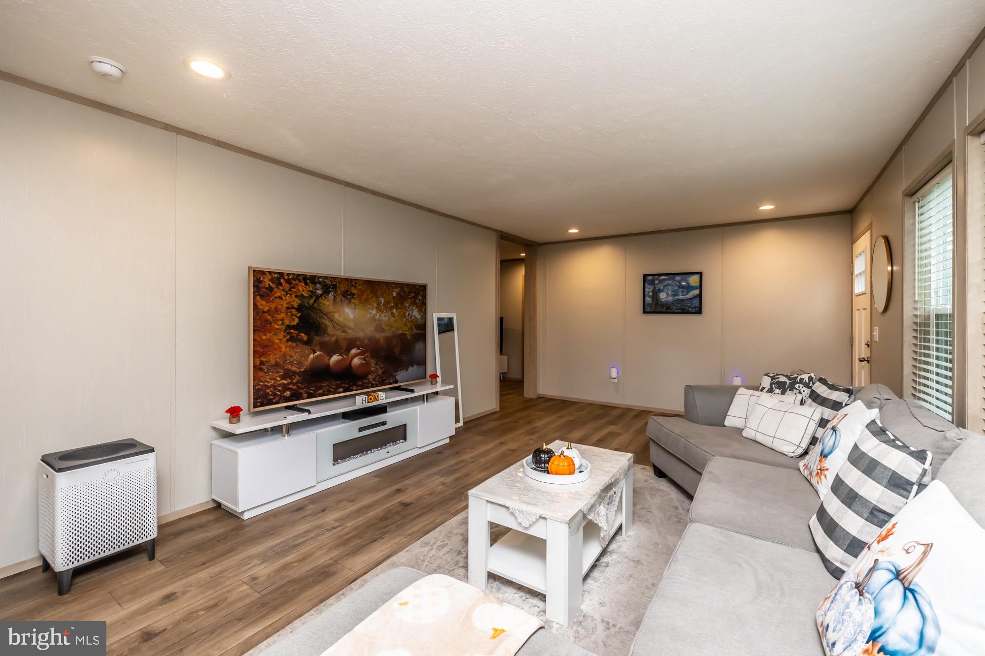 APPLEVILLE WEST - Residential