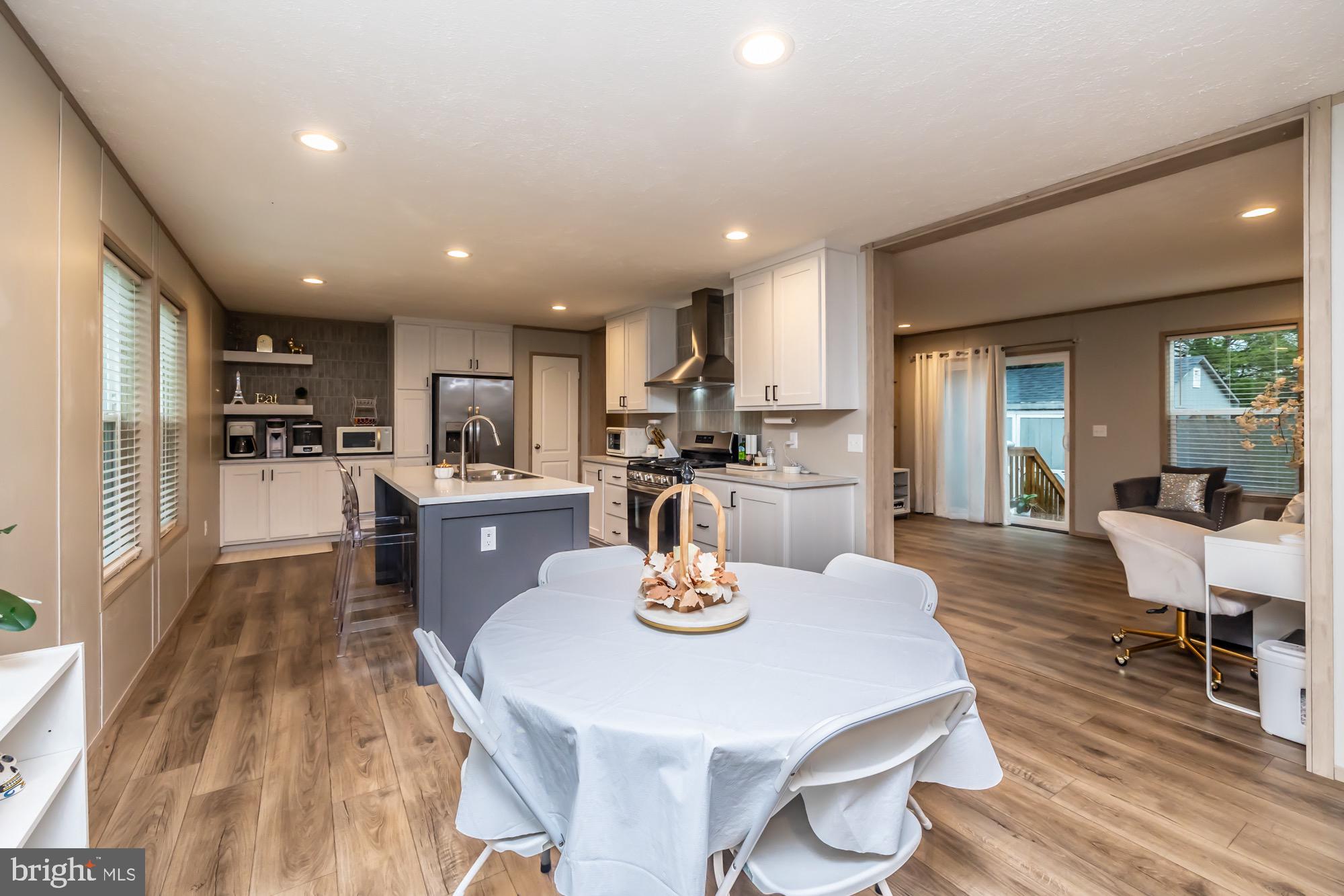 APPLEVILLE WEST - Residential