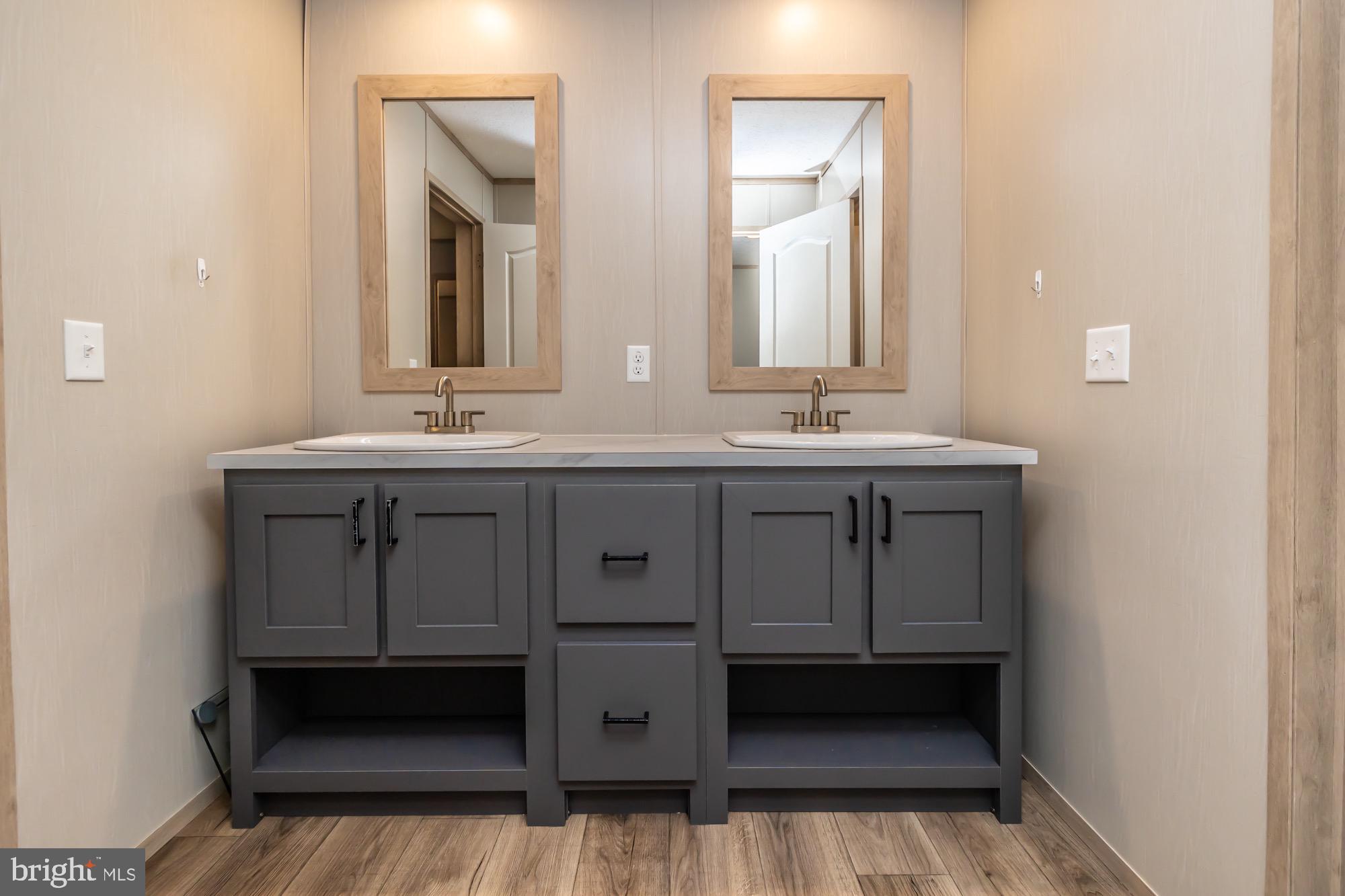 APPLEVILLE WEST - Residential