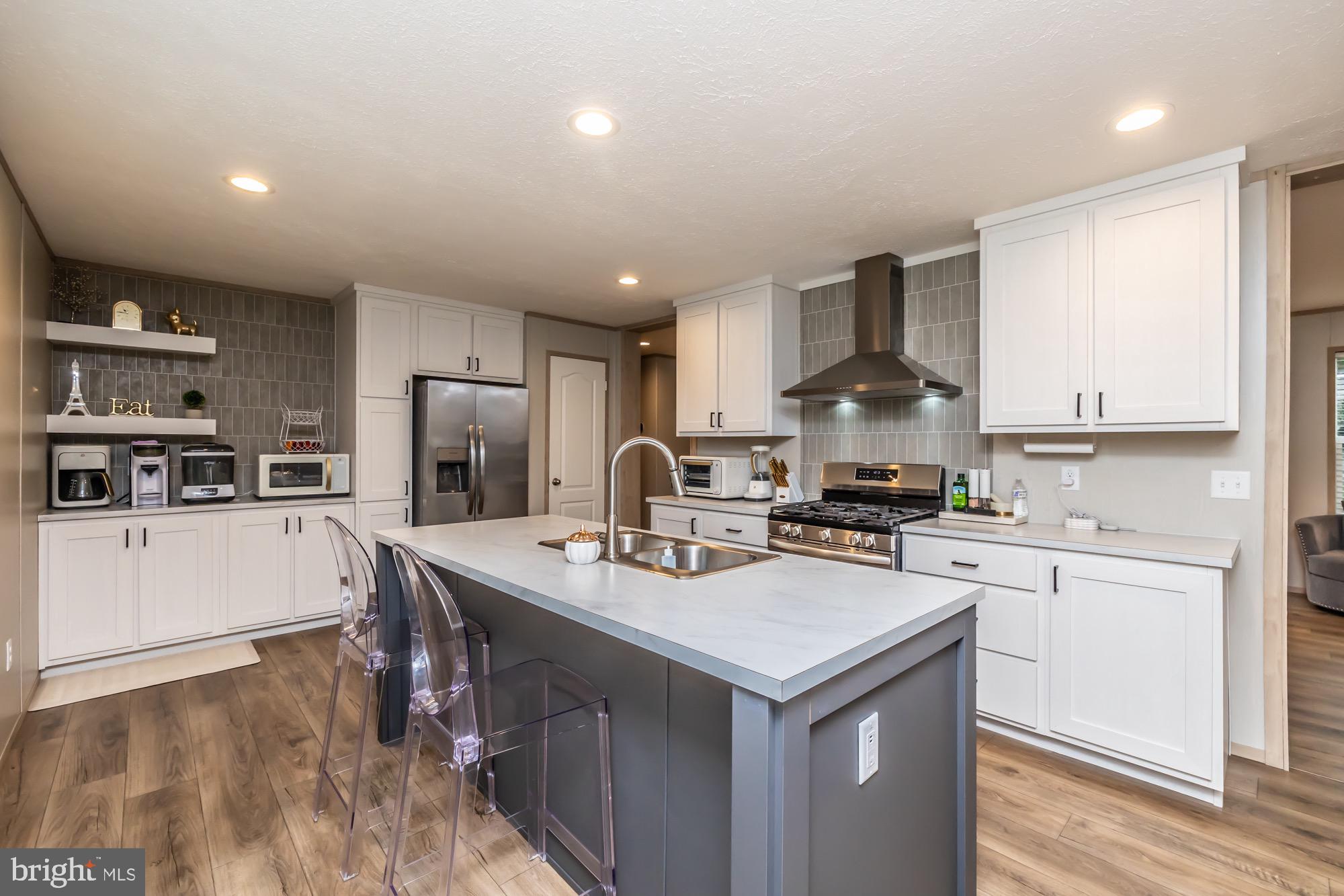 APPLEVILLE WEST - Residential