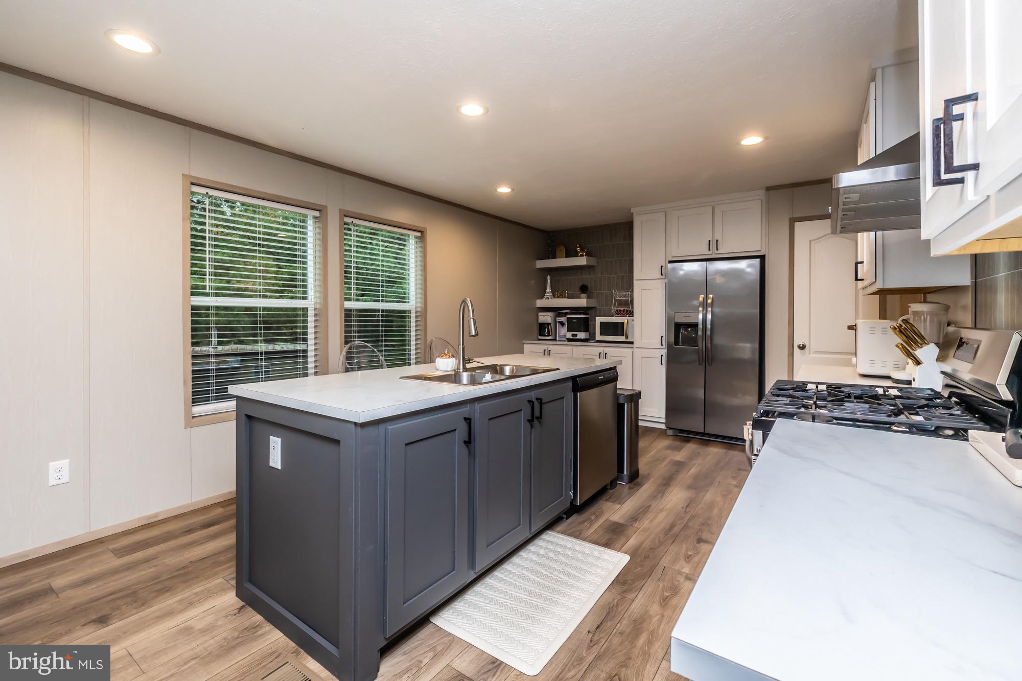 APPLEVILLE WEST - Residential