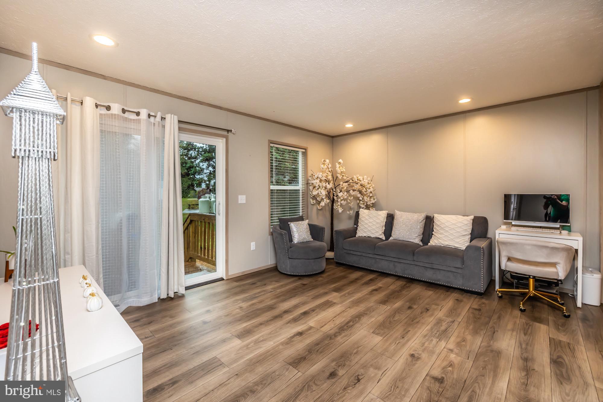 APPLEVILLE WEST - Residential