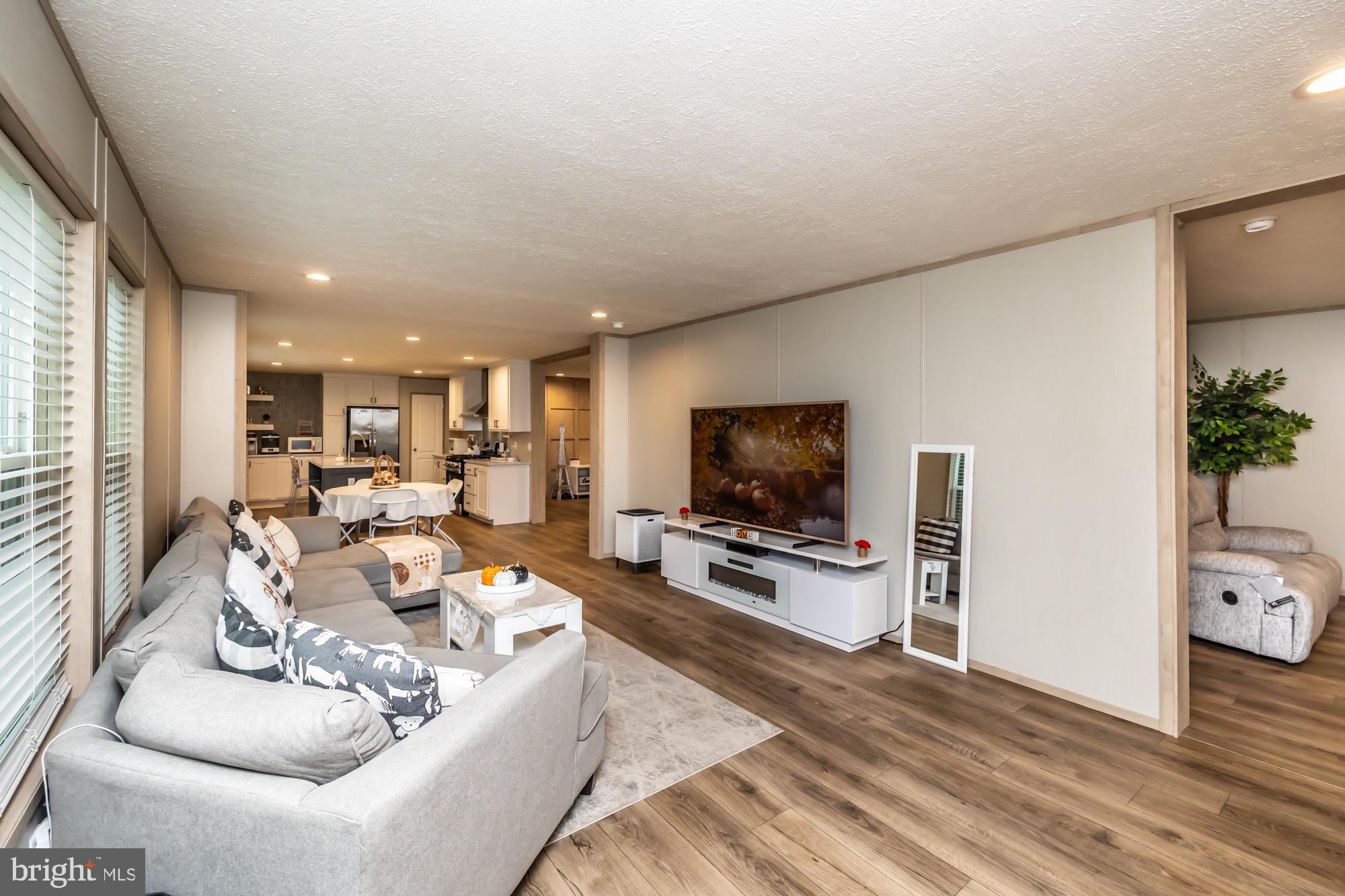 APPLEVILLE WEST - Residential