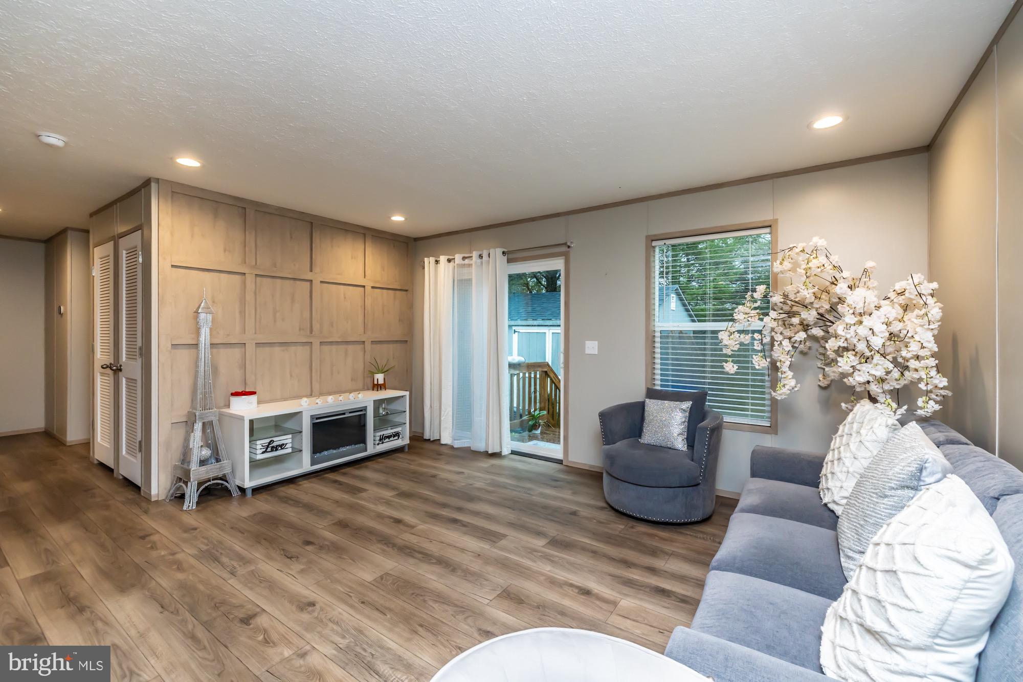 APPLEVILLE WEST - Residential