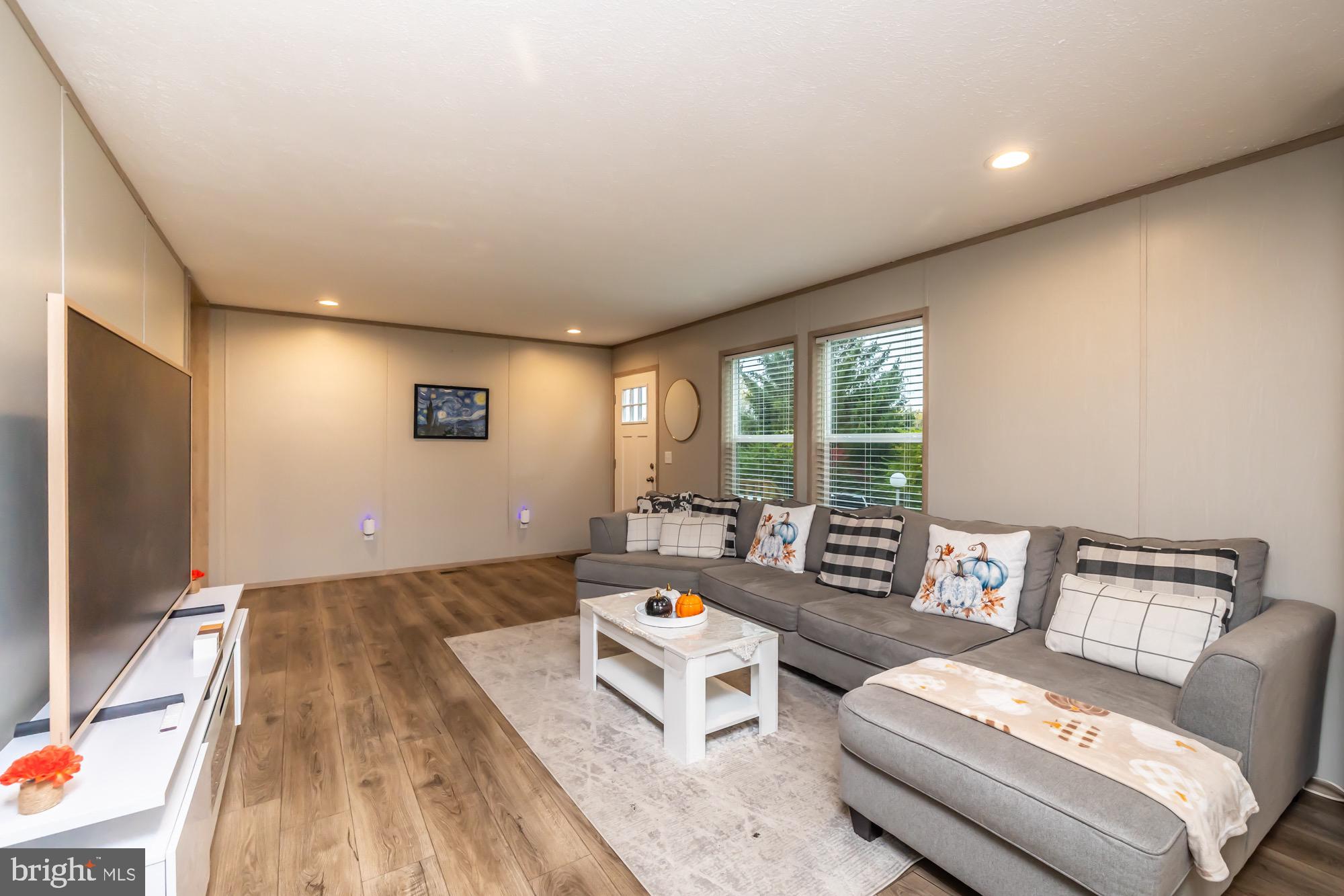 APPLEVILLE WEST - Residential