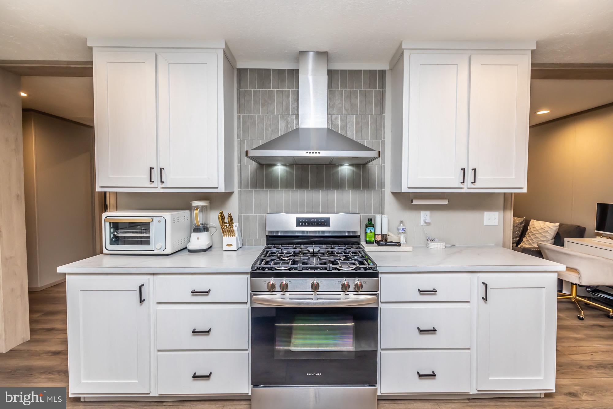 APPLEVILLE WEST - Residential