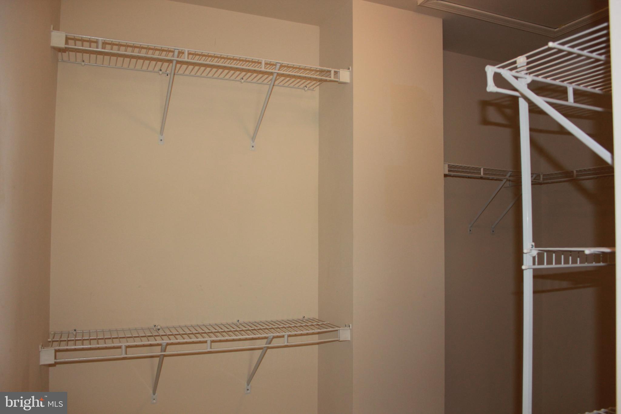 LOUDOUN VALLEY ESTATES - Residential Lease