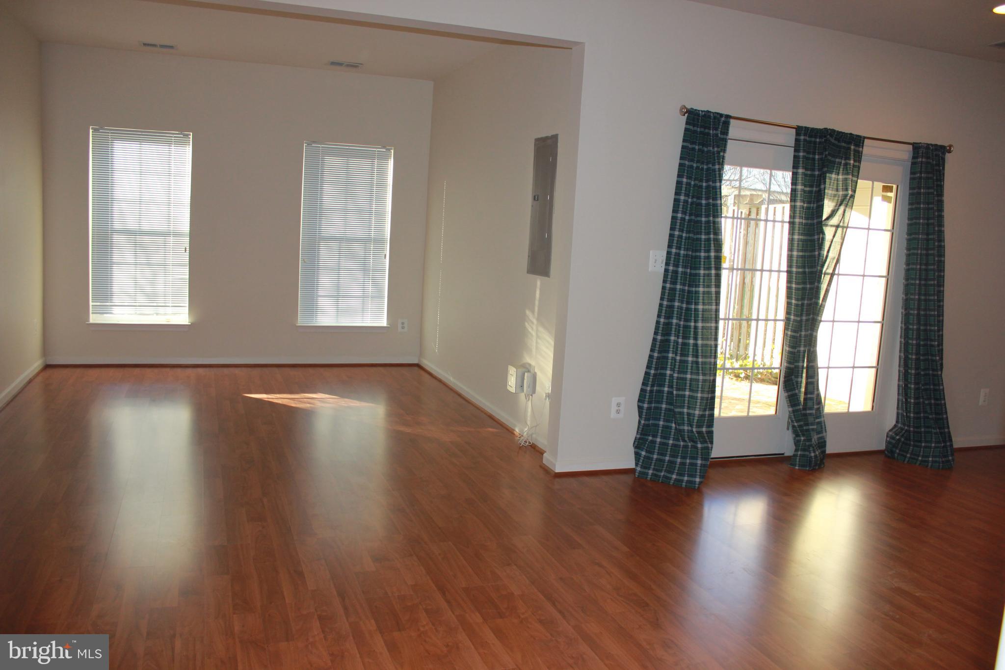 LOUDOUN VALLEY ESTATES - Residential Lease