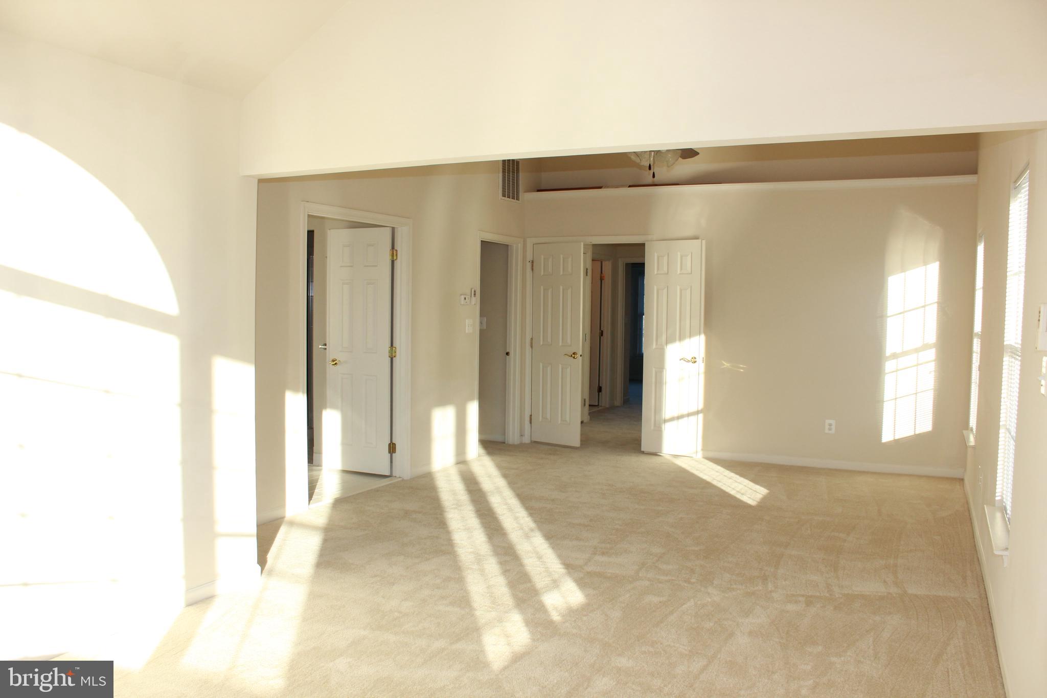 LOUDOUN VALLEY ESTATES - Residential Lease